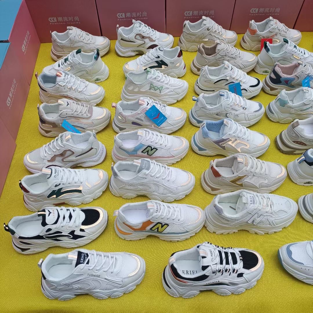 春季时尚库存鞋处理摆摊鞋品牌 男女赶集地摊鞋货源整单网面