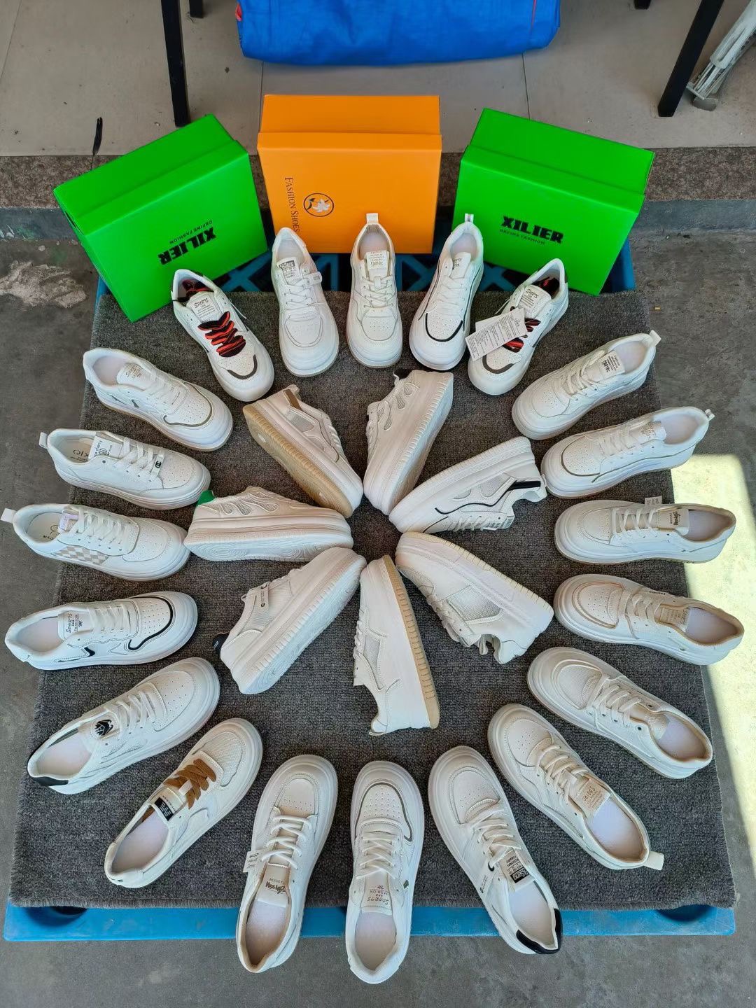 大量尾货 赶集地摊鞋货源库存儿童休闲鞋杂款品牌尾货男女