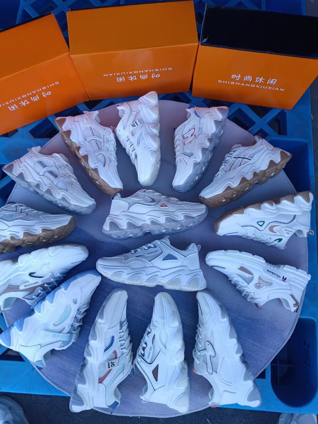 飞织椰子女男四季款外贸鞋尾货平价鞋整单 赶集地摊鞋货源网面