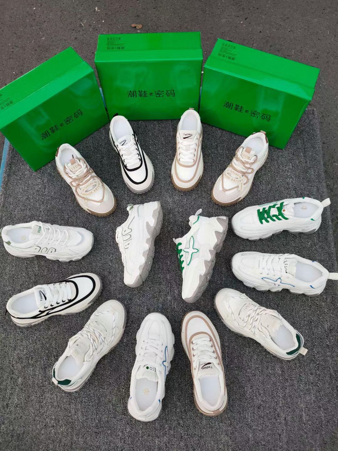 时尚经典情侣帆布摆摊鞋库存鞋品牌库存软底 赶集地摊鞋货源平底