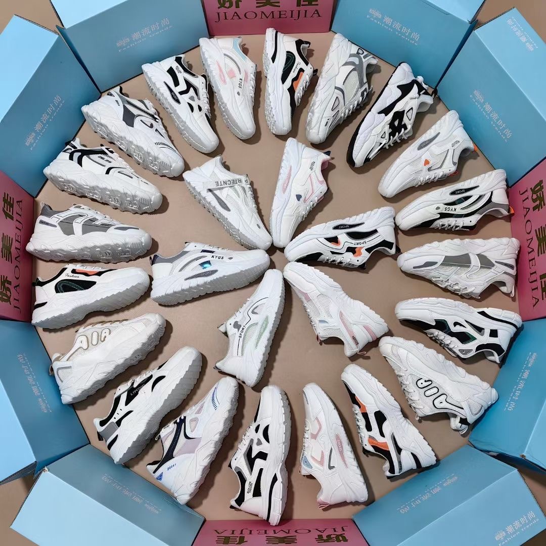 5元鞋子开店鞋子休闲鞋断码库存鞋供应四季一脚蹬