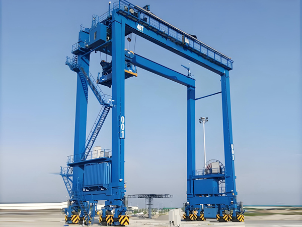轮胎式集装箱龙门吊更适合堆场作业需求