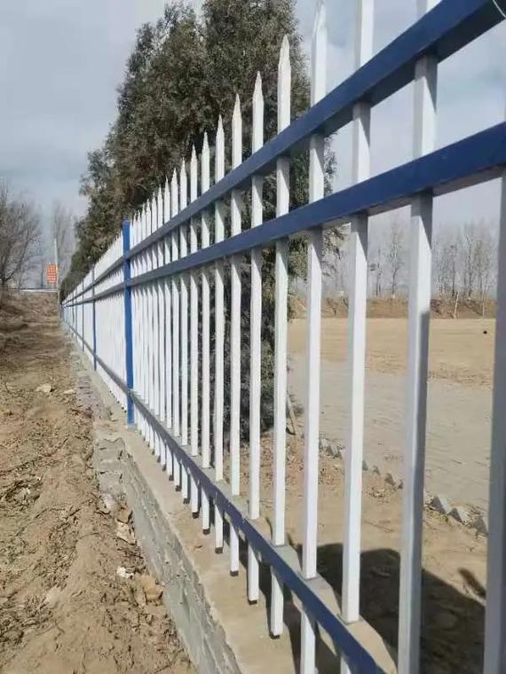 学校锌钢围栏网蓝白围墙护栏新农村家用防护铁栏杆样式种类多