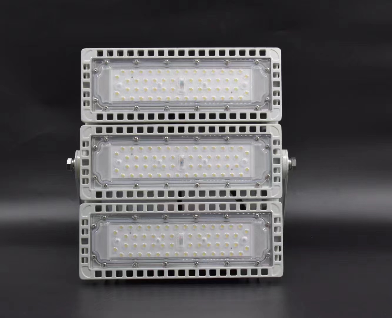  LED防眩泛光灯 非标定制系列 防腐防粉尘 经久耐用 设计科学