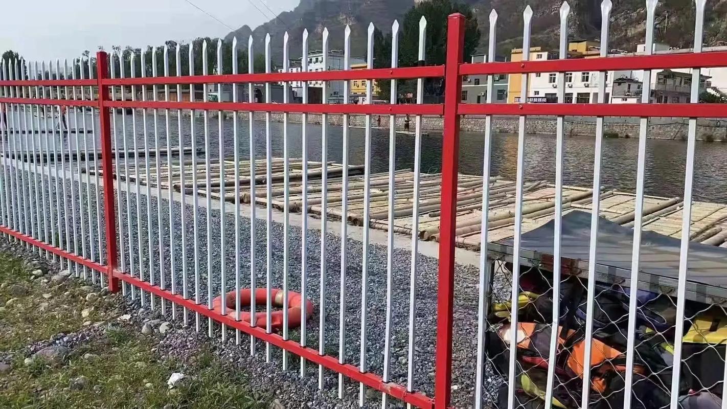 小区隔离护栏室外新型围墙栅栏新农村家用防护铁栏杆安装方便 