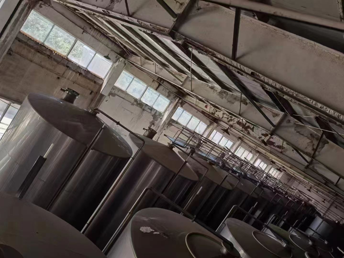 本厂供应 流体设备 非标定制 大型立式食用油储存罐 二手不锈钢储罐