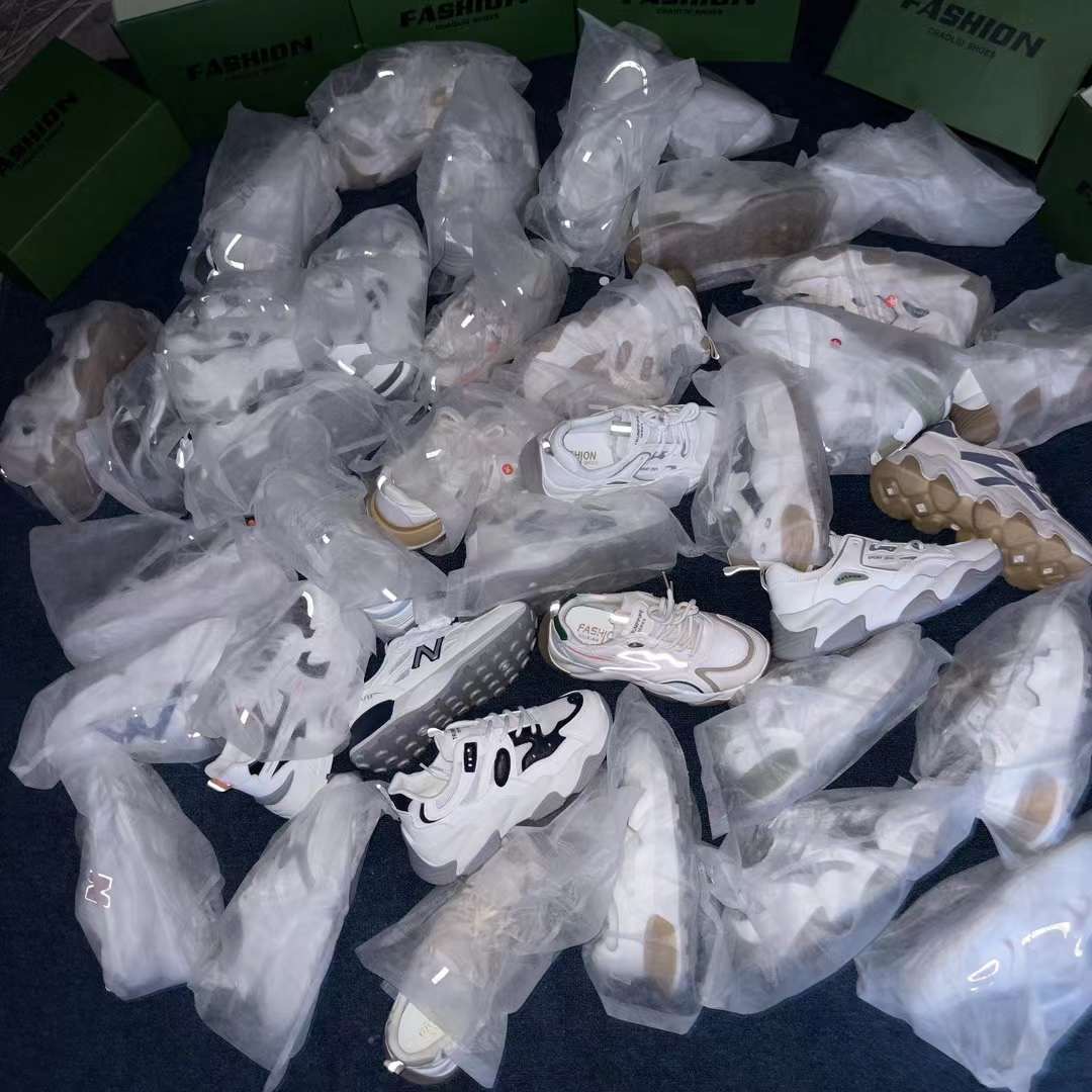 杂款老爹处理批休闲鞋断码库存鞋运动鞋尾货鞋5一25元批发市场