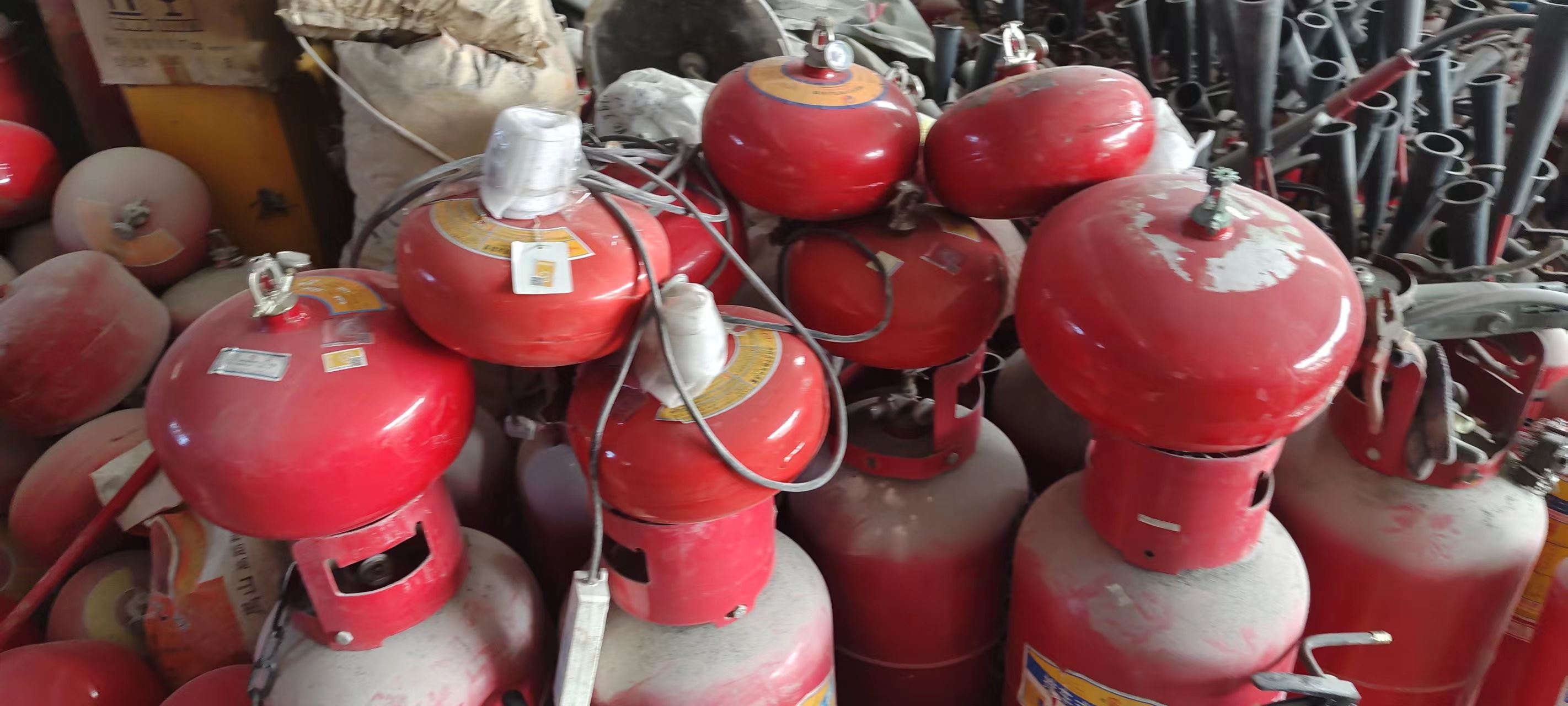 干粉灭火器回收 碳钢材质 节约环保 喷力强 射程远 规格齐全