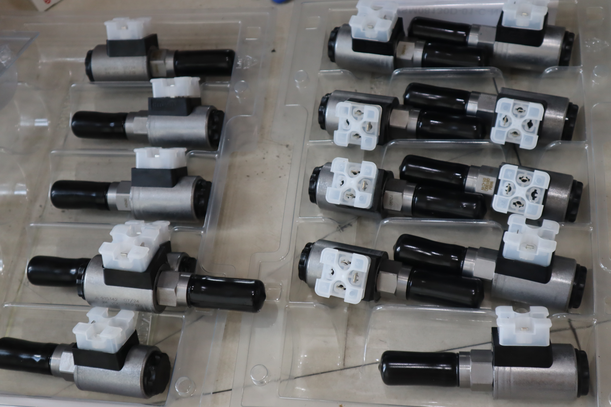 915142 24VDC WSM08130C-01-C-N-24DG 德国贺德克HYDAC插装阀