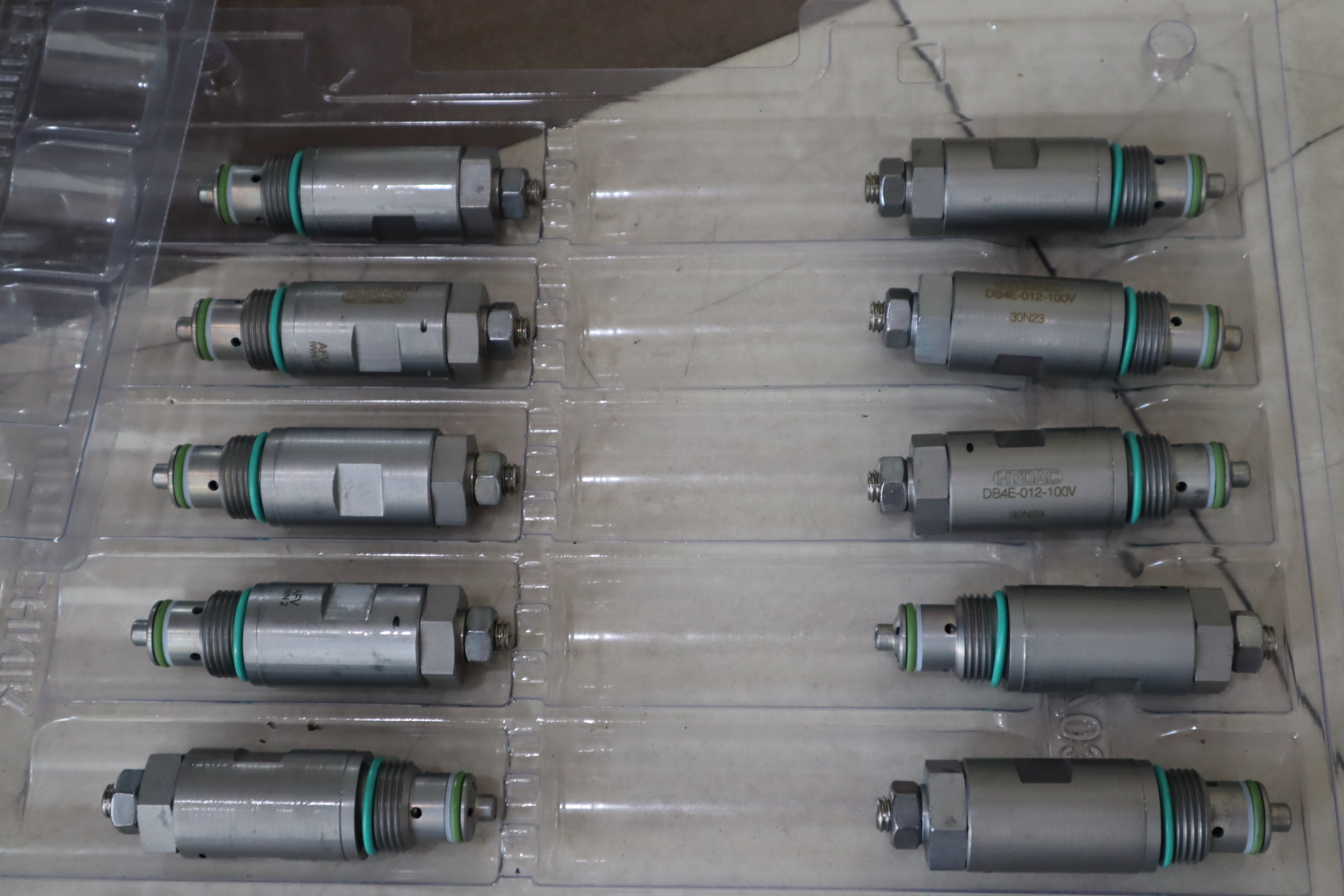 DB4E-012-100V 德国贺德克HYDAC插装阀