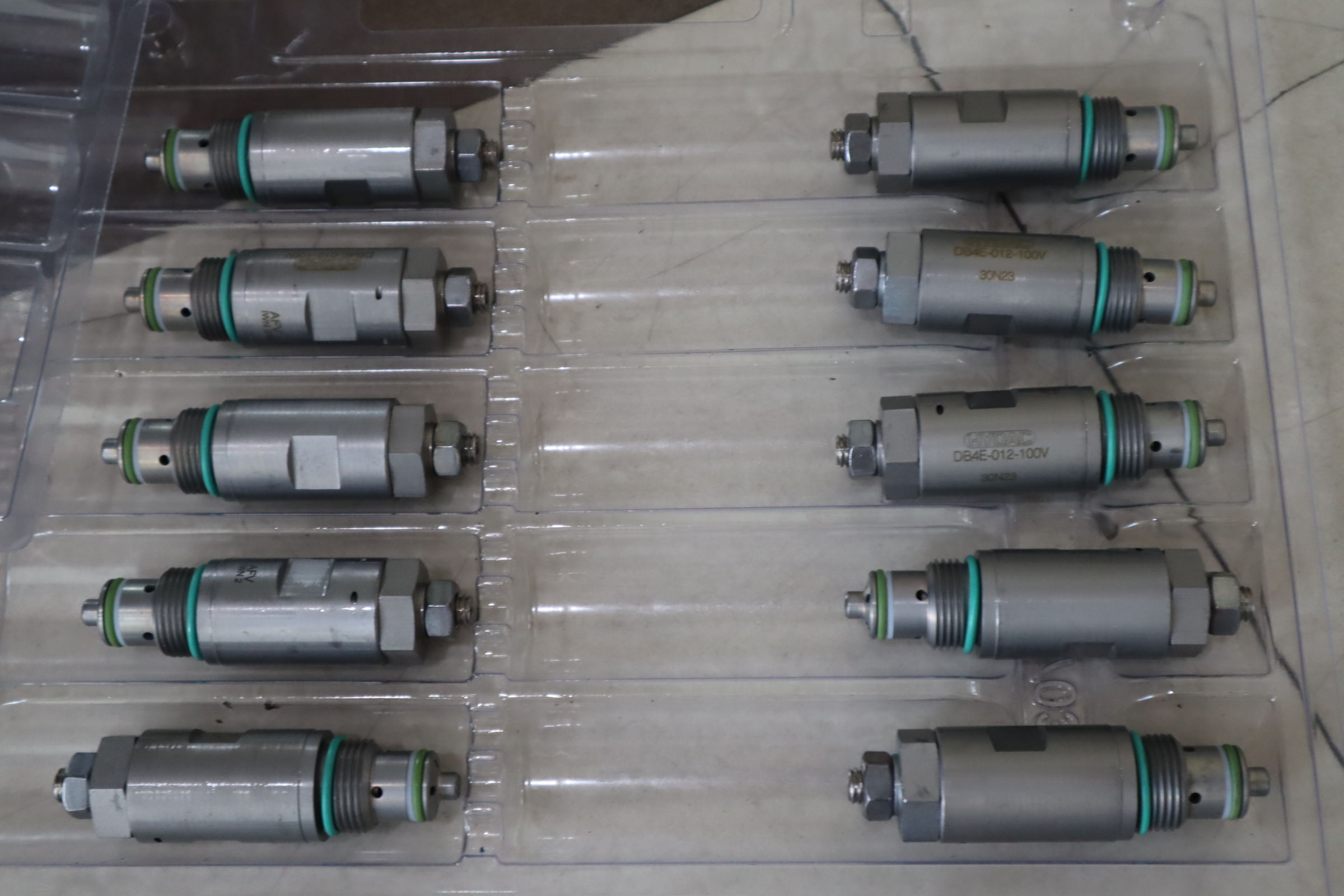 DB4E-012-100V 德国贺德克HYDAC插装阀