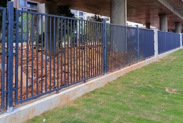 小区隔离护栏室外庭院围栏网新农村家用防护铁栏杆安装方便 