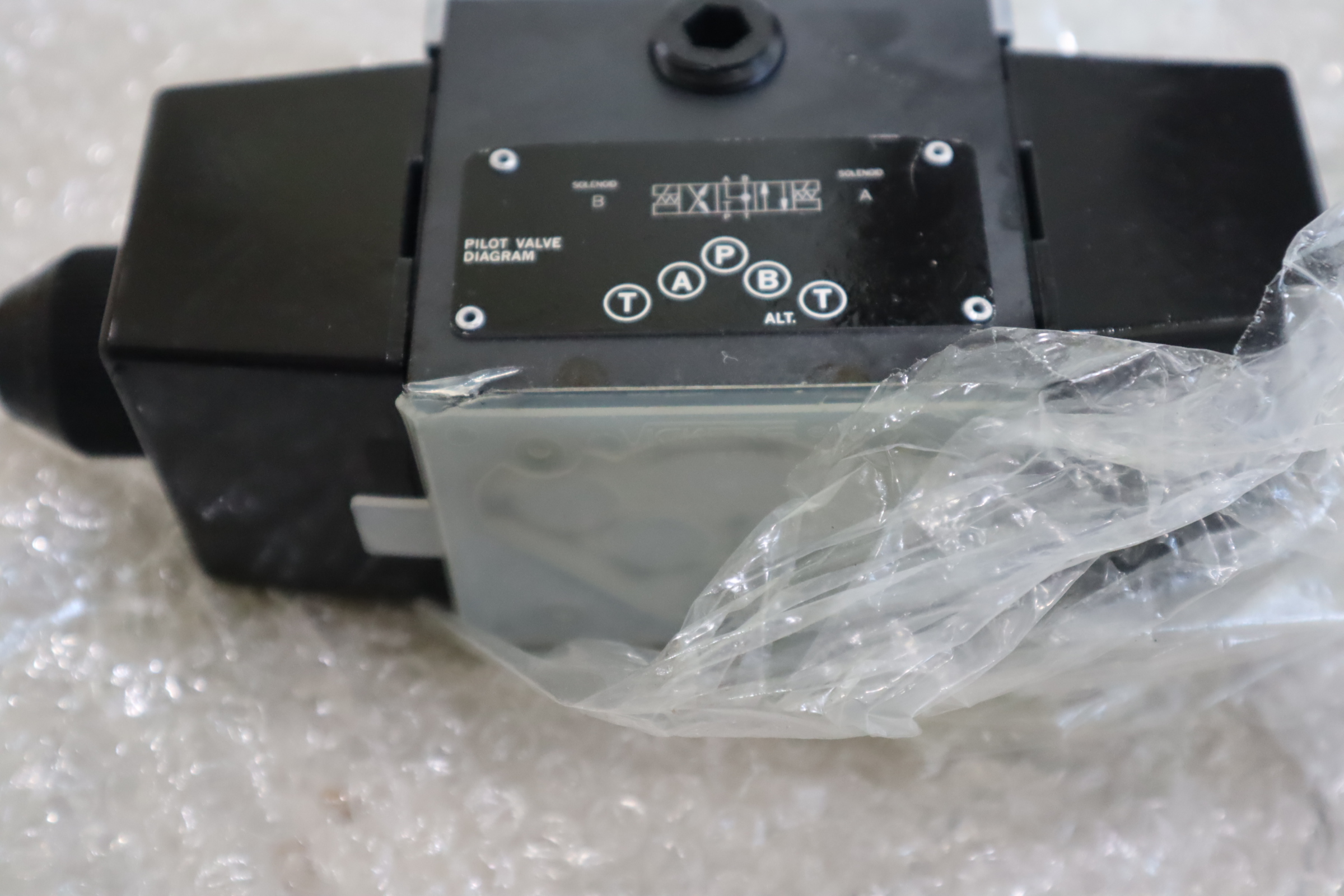 DG4S4W-016C-B-60 02-119752 P/N 868982 威格士VICKERS DANFOSS