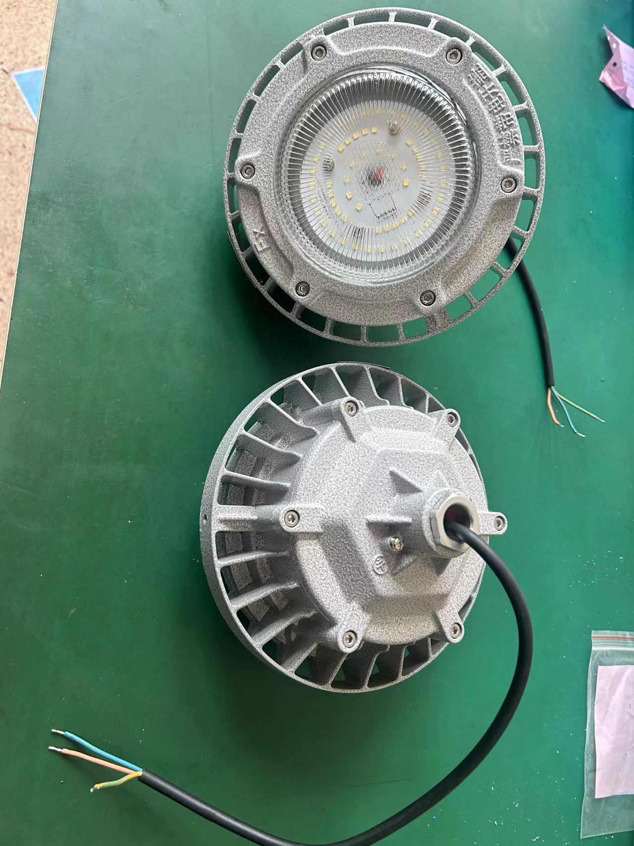  工业级防爆灯 不锈钢材质 带防雨罩 耐压耐腐蚀  用途广泛 长期供应