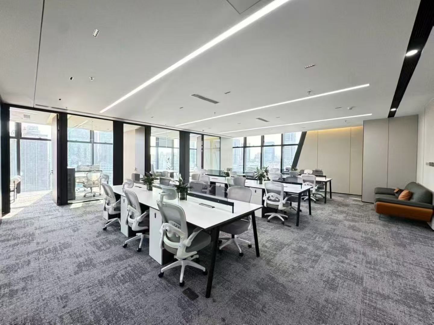 南山科技園地鐵口精裝辦公室直租 迅雷大廈-推出特價房，僅108元/㎡ 視頻