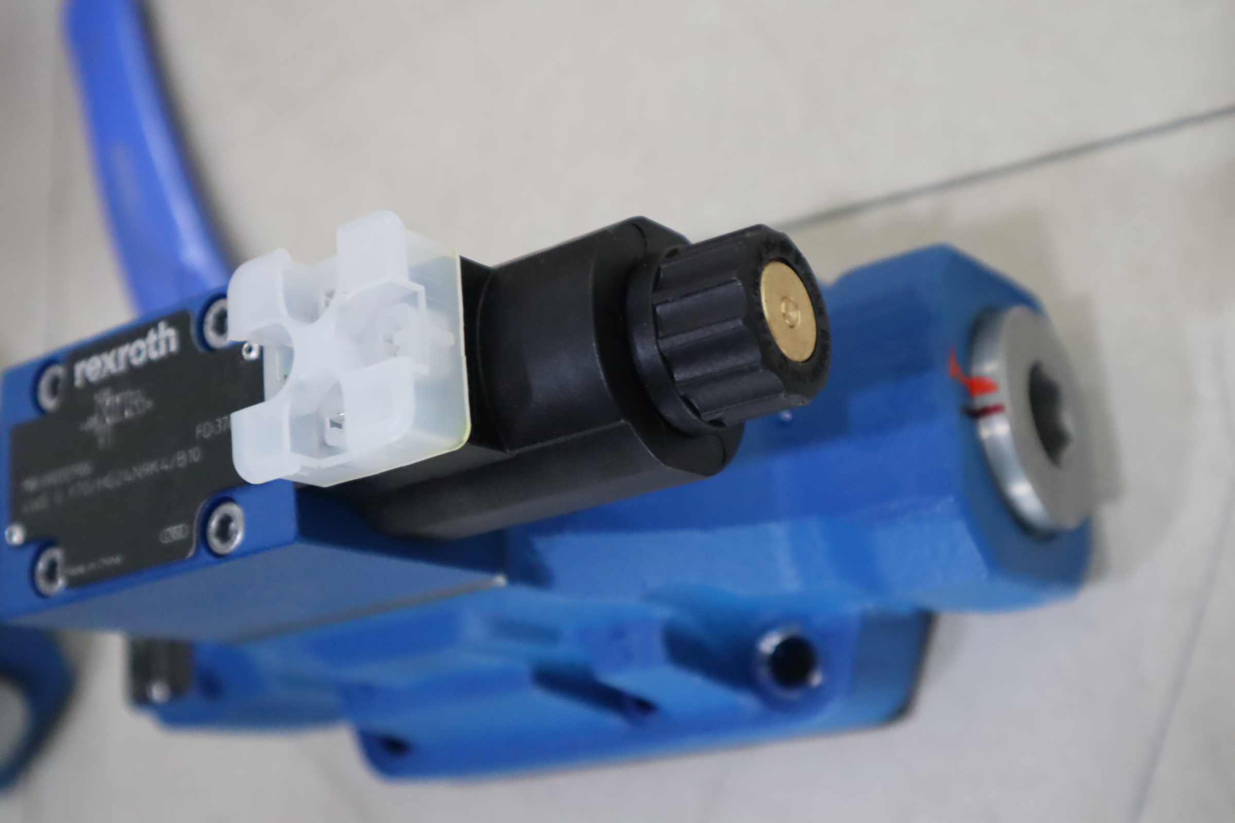 4WEH16Y31-10/6HG24N9K4/B10 R901531138 德国力士乐REXROTH电液阀