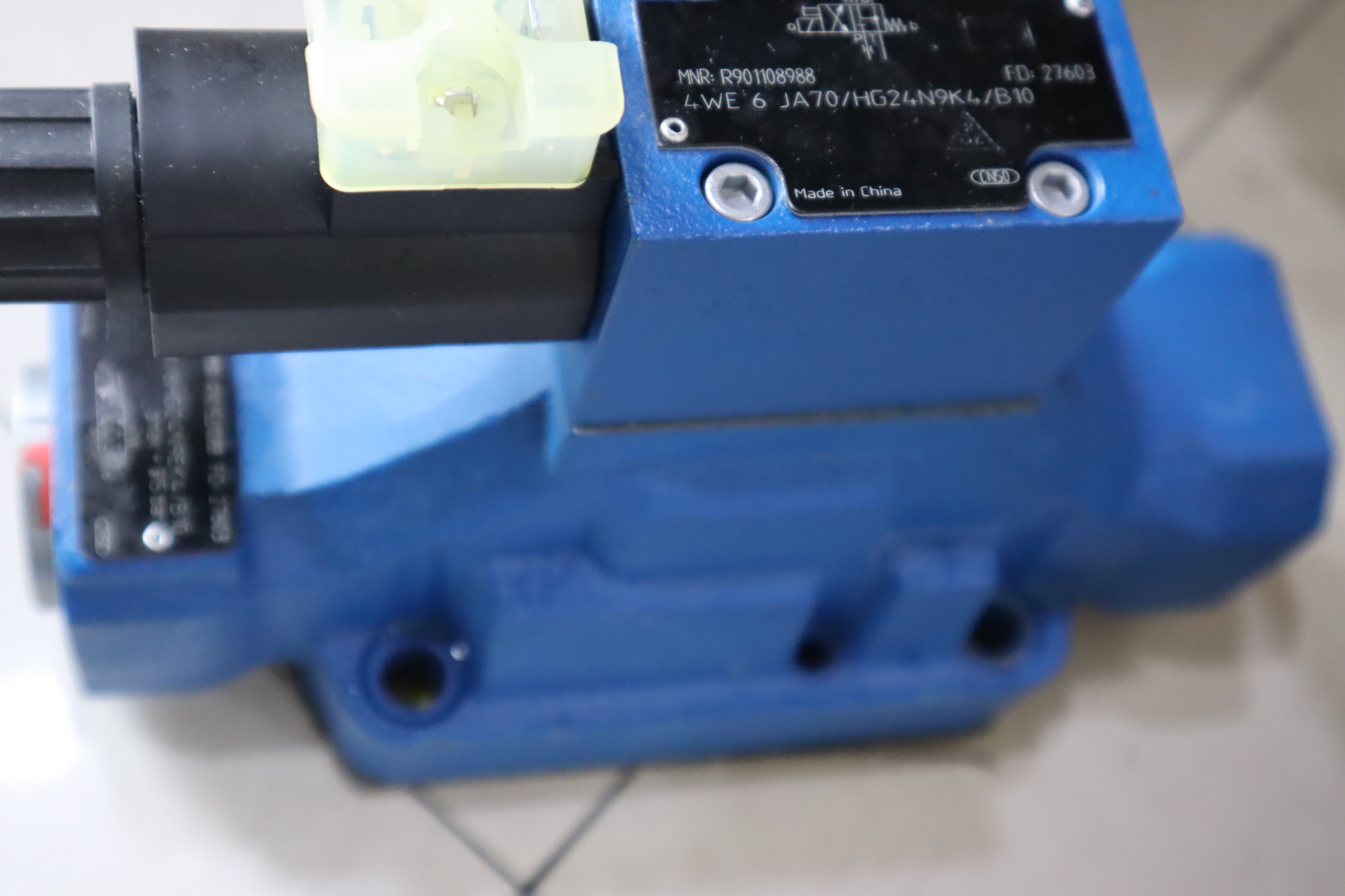 4WEH16EA1X/6HG24N9EK4/B10 R901531088 德国力士乐REXROTH电液阀