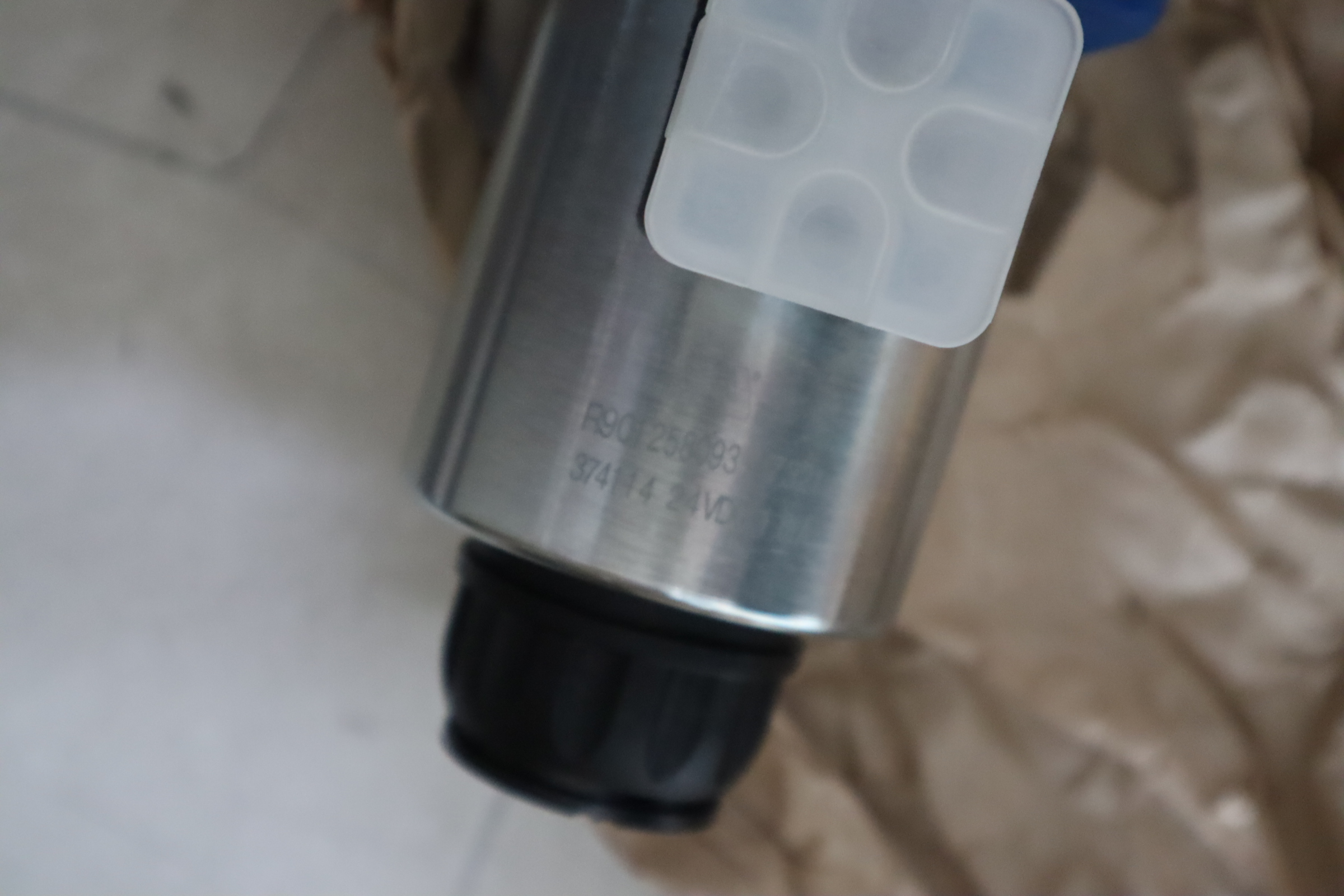 4WE10H73-5X/EG24N9K4/A12M R901344561 德国力士乐REXROTH电磁阀