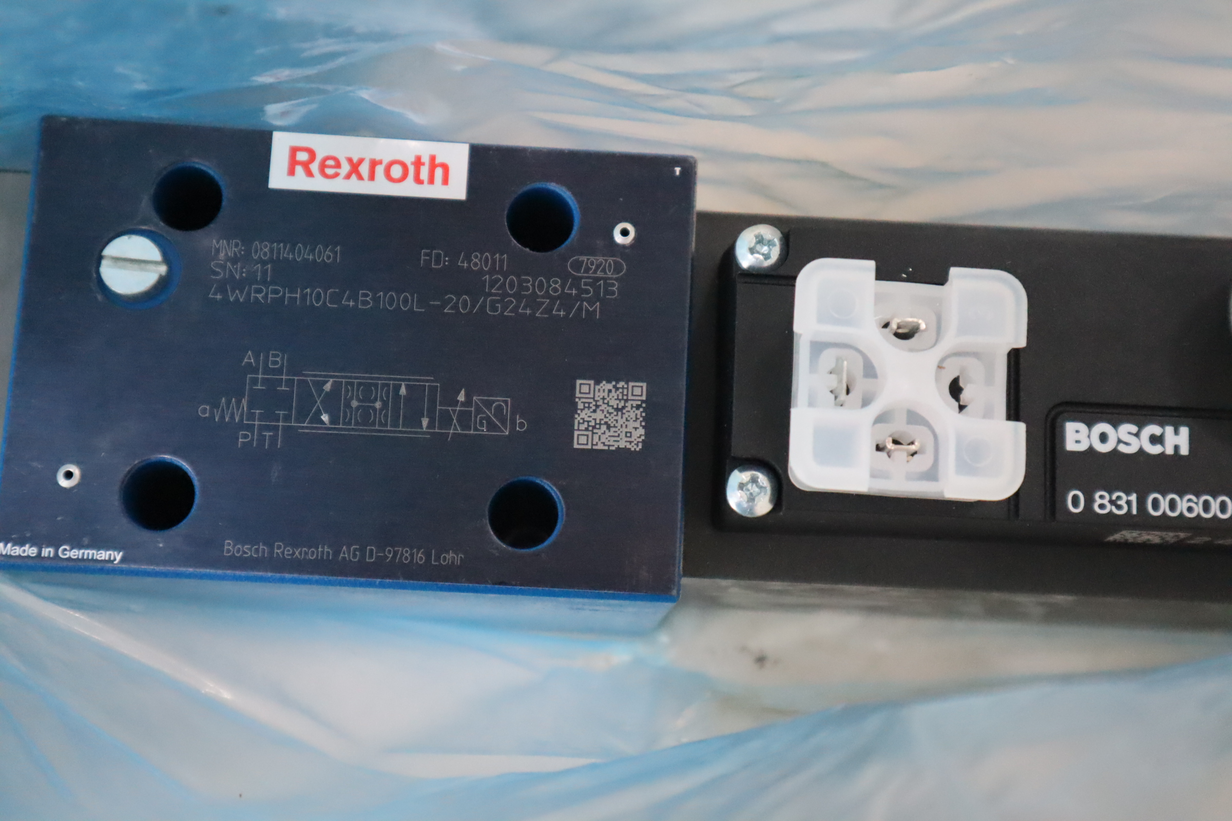 4WRPH10C4B100L-2X/G24Z4/M 0811404061 德国力士乐REXROTH比例阀