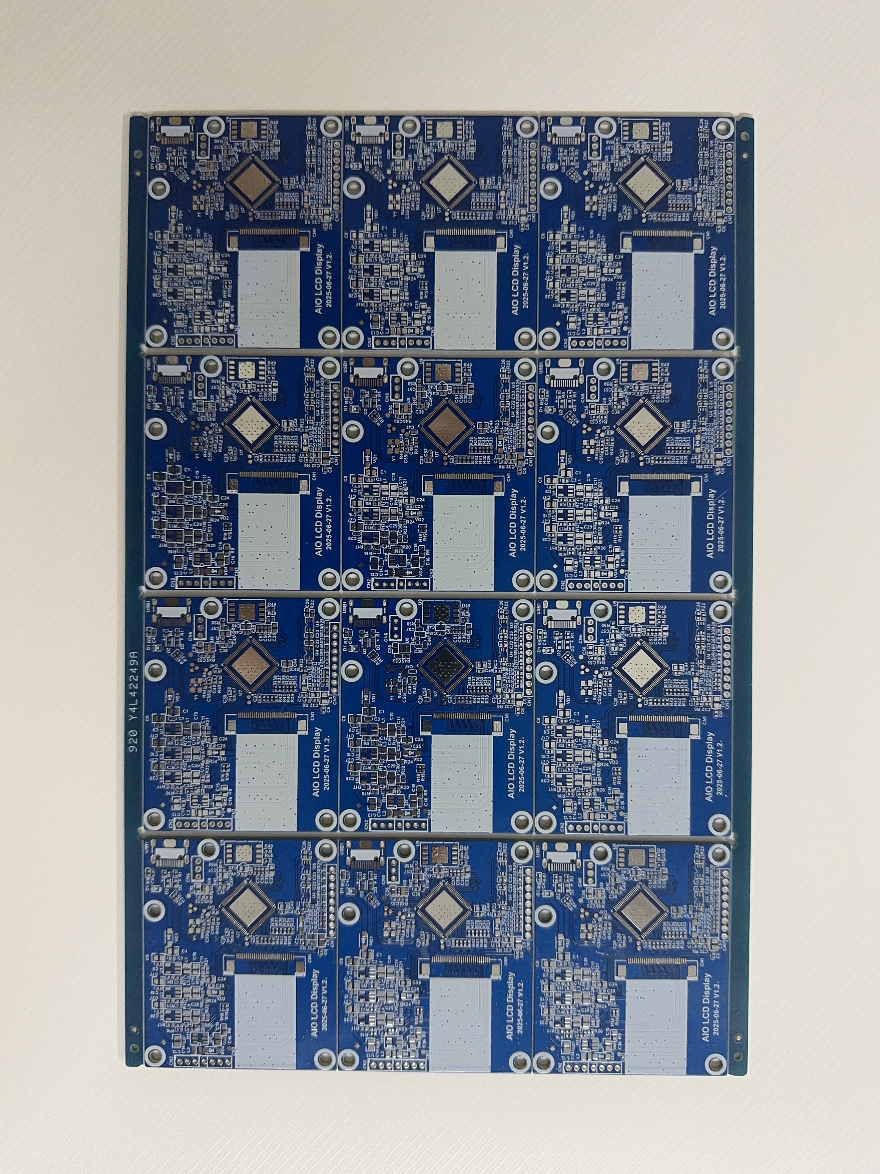 FR-4双层板1.0mm板厚，1.0铜厚品质板