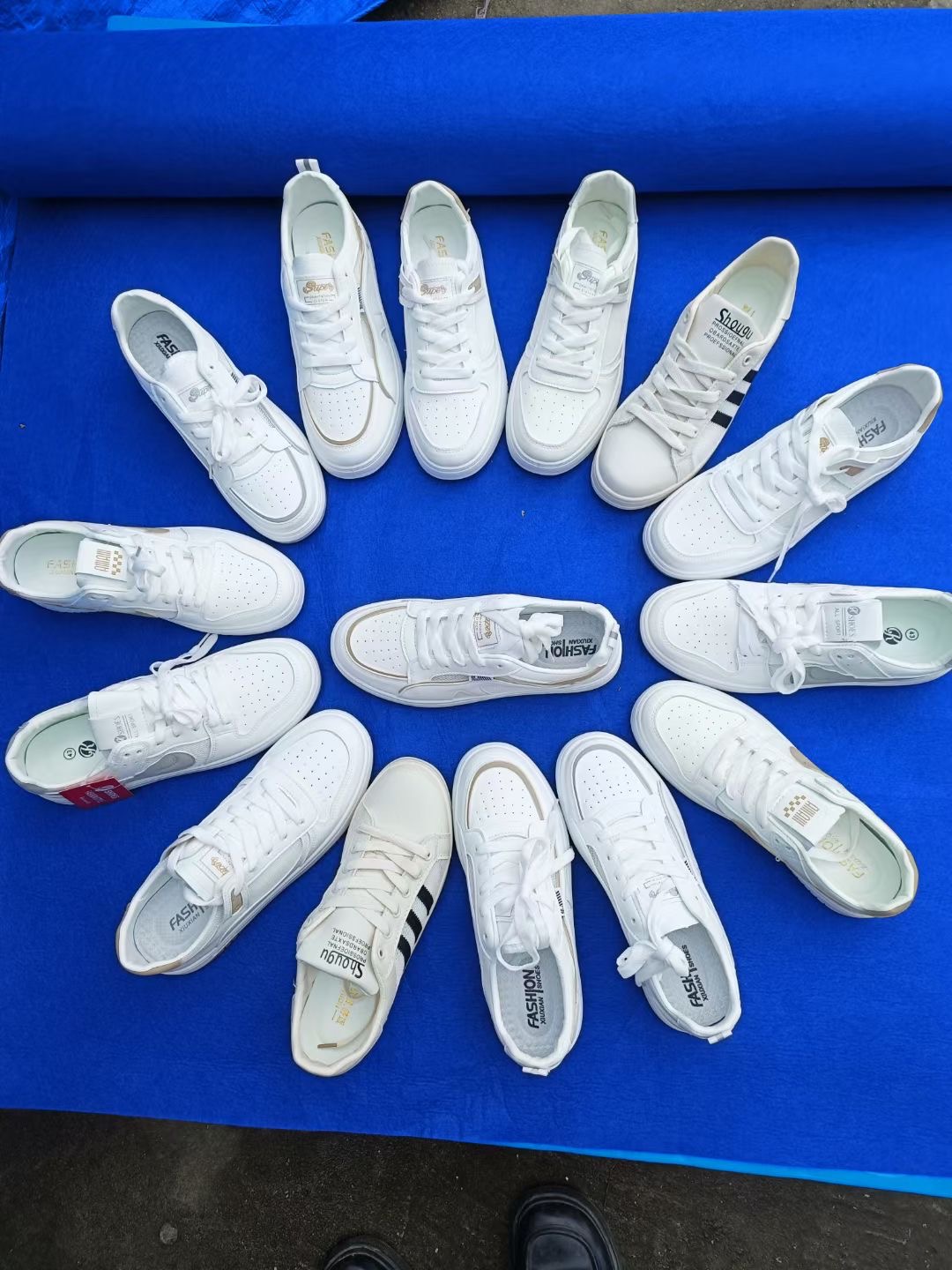 开店鞋子尾货女鞋货源品牌库存一手货源5-20元地摊鞋库存鞋货源