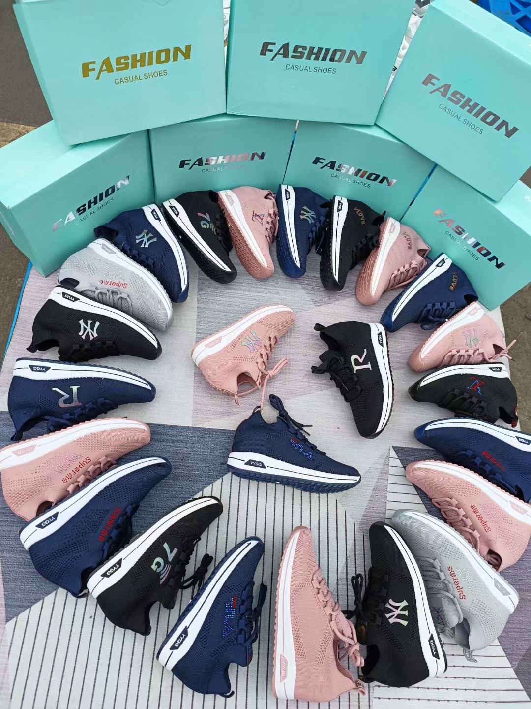 拖鞋夏季地摊跑量品牌杂款库存鞋一手货源5-20元