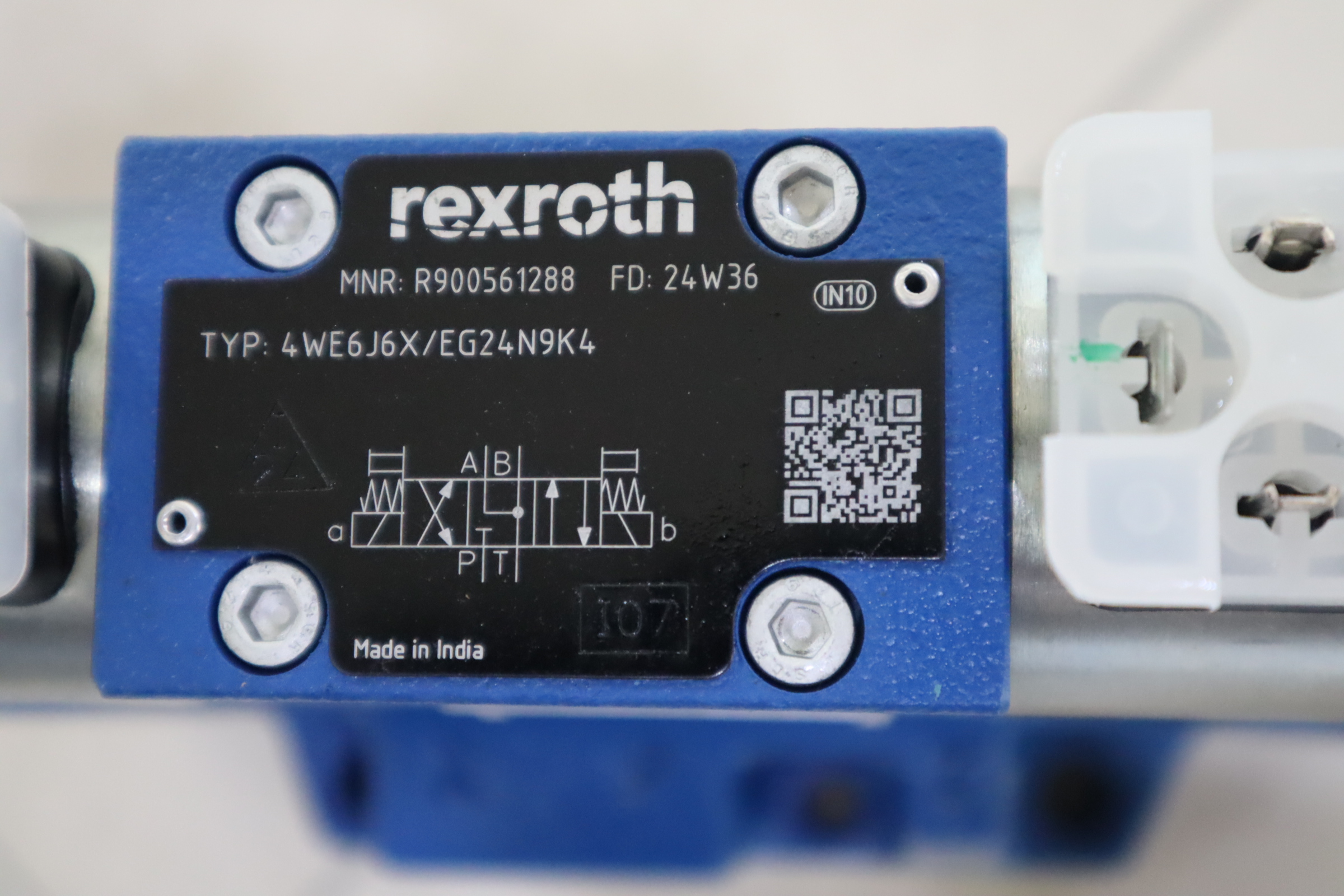 4WEH16J7X/6EG24N9ES2K4 R900923852 德国力士乐REXROTH电液阀