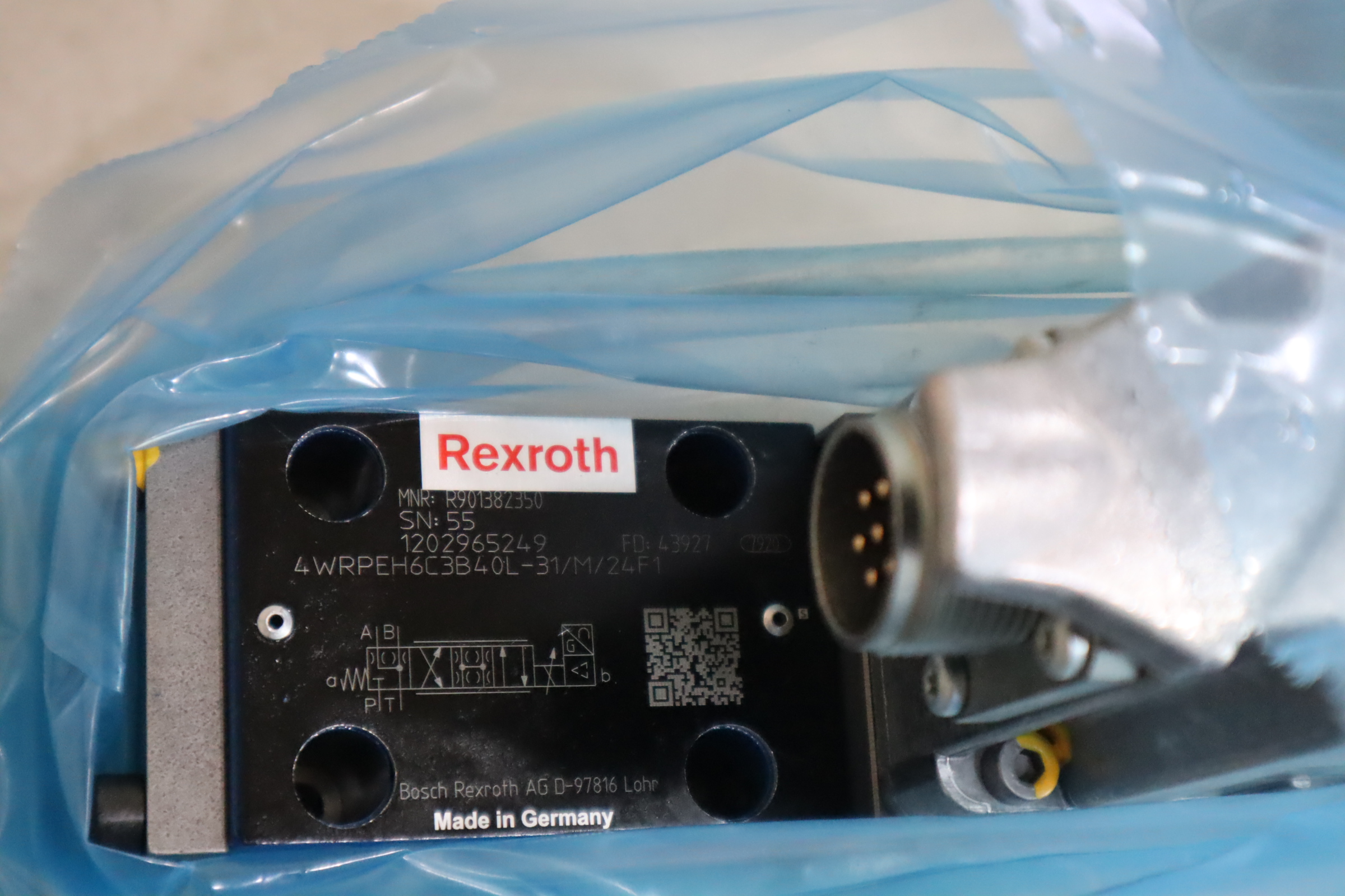 4WRPEH6C3B40L-31/M/24F1 R901382350 力士乐REXROTH比例阀