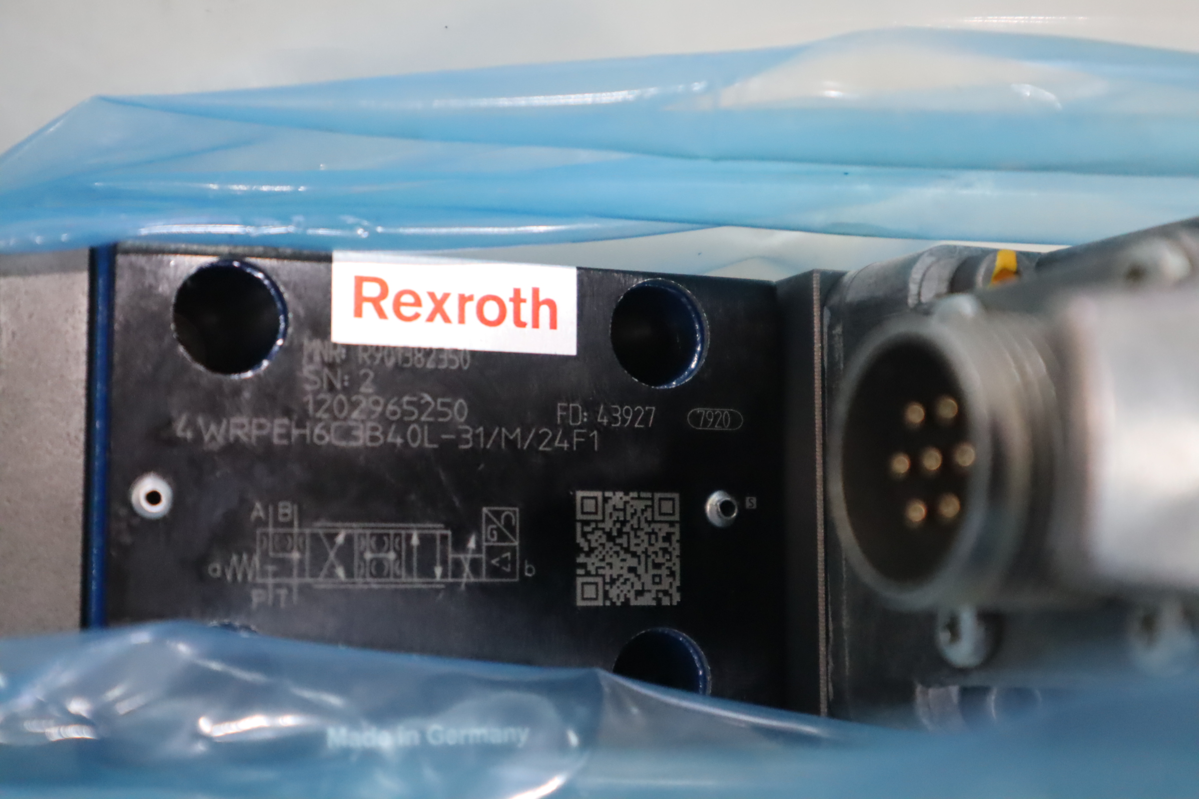 4WRPEH6C3B40L-31/M/24F1 R901382350 力士乐REXROTH比例阀