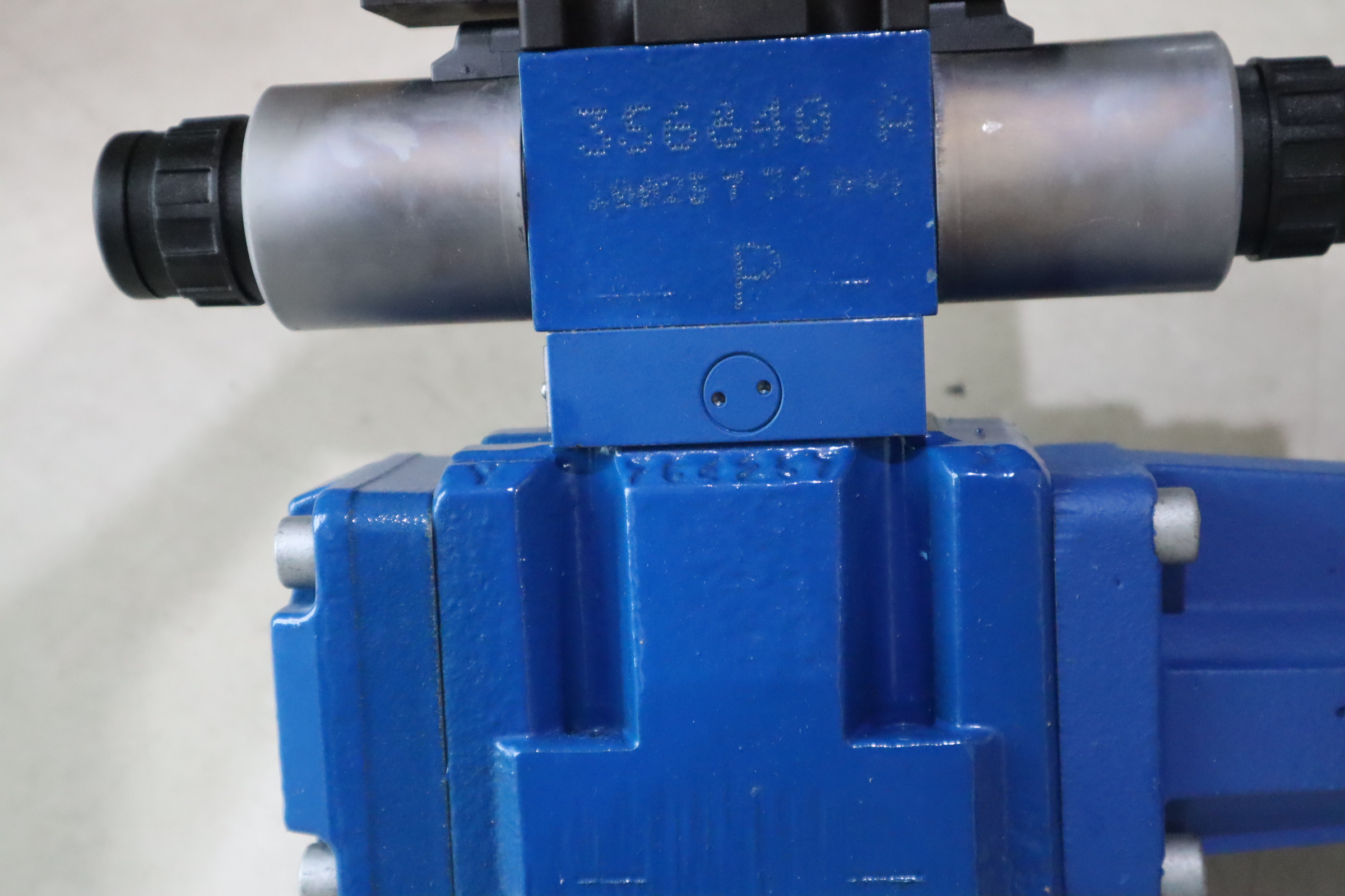 4WRZE10W8-85-73/6EG24N9EK31/F1D3M R900750556力士乐REXROTH