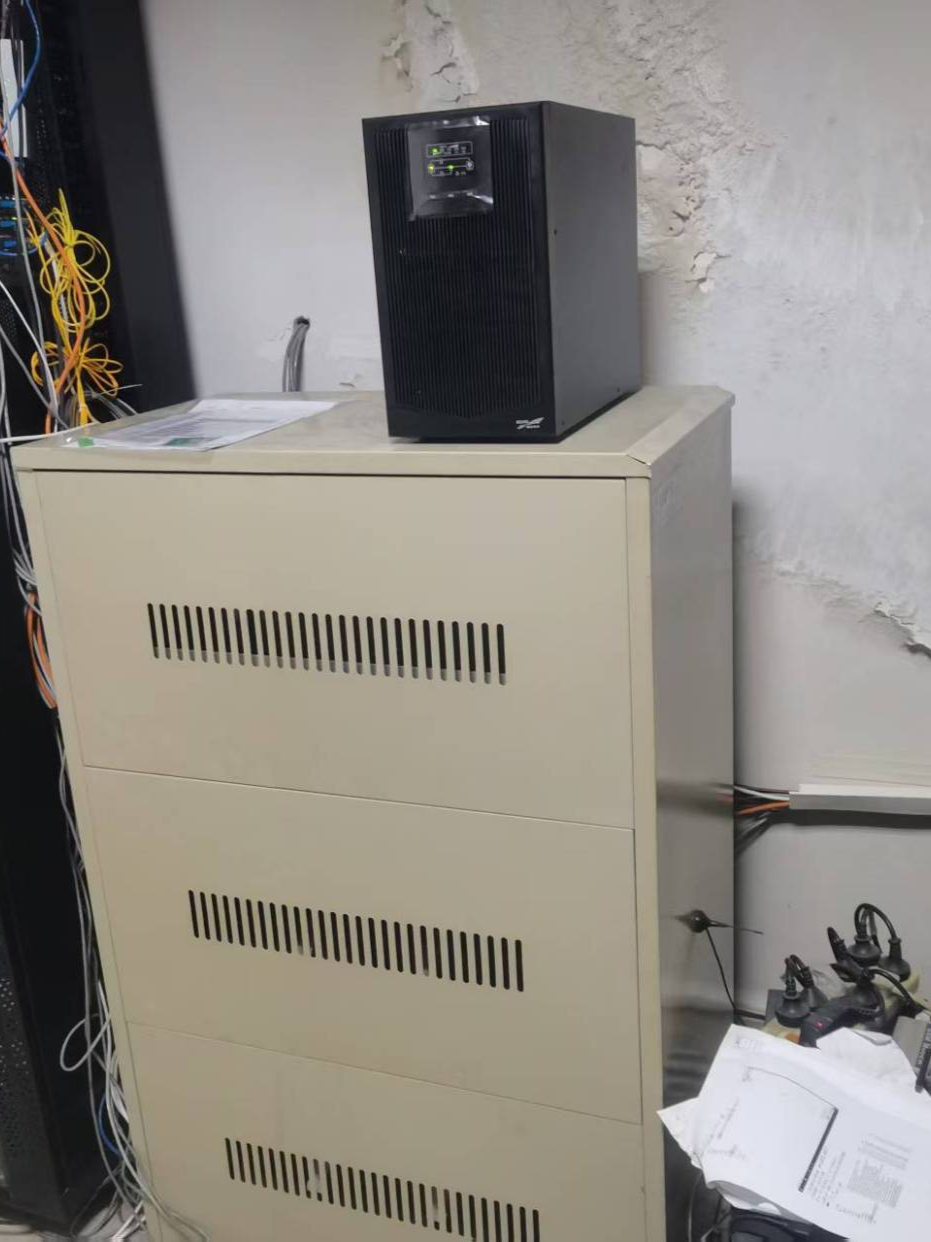 科华UPS电源YTR1102L在线式2KVA/1600W不间断电源
