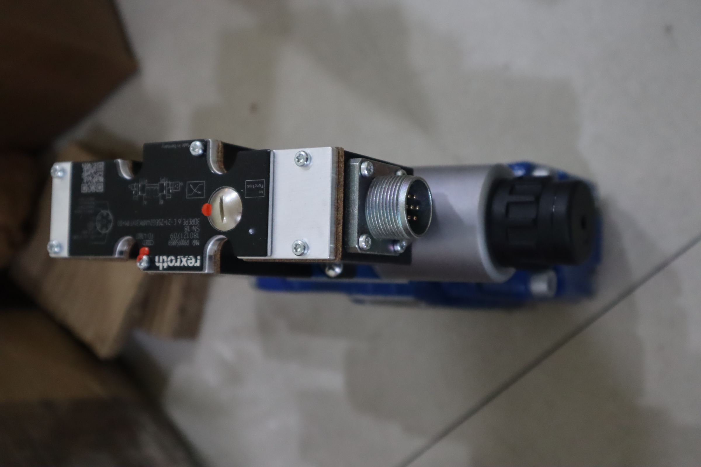 4WRZE10W8-85-73/6EG24N9ETK31/F1D3M R900724781 力士乐REXROTH