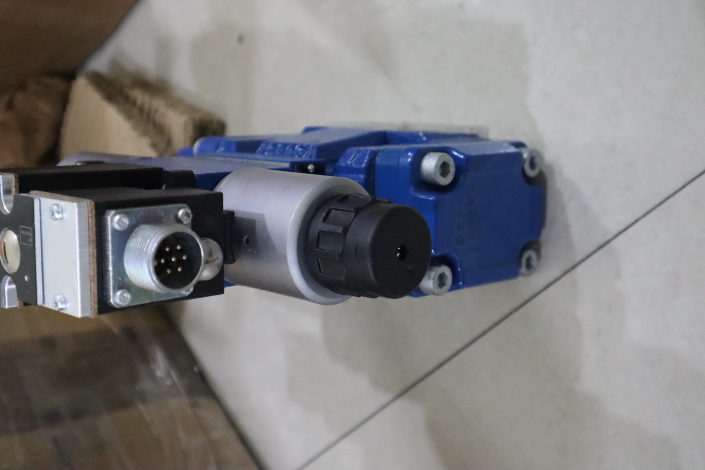 4WRZE10W8-85-73/6EG24N9ETK31/F1D3M R900724781 力士乐REXROTH