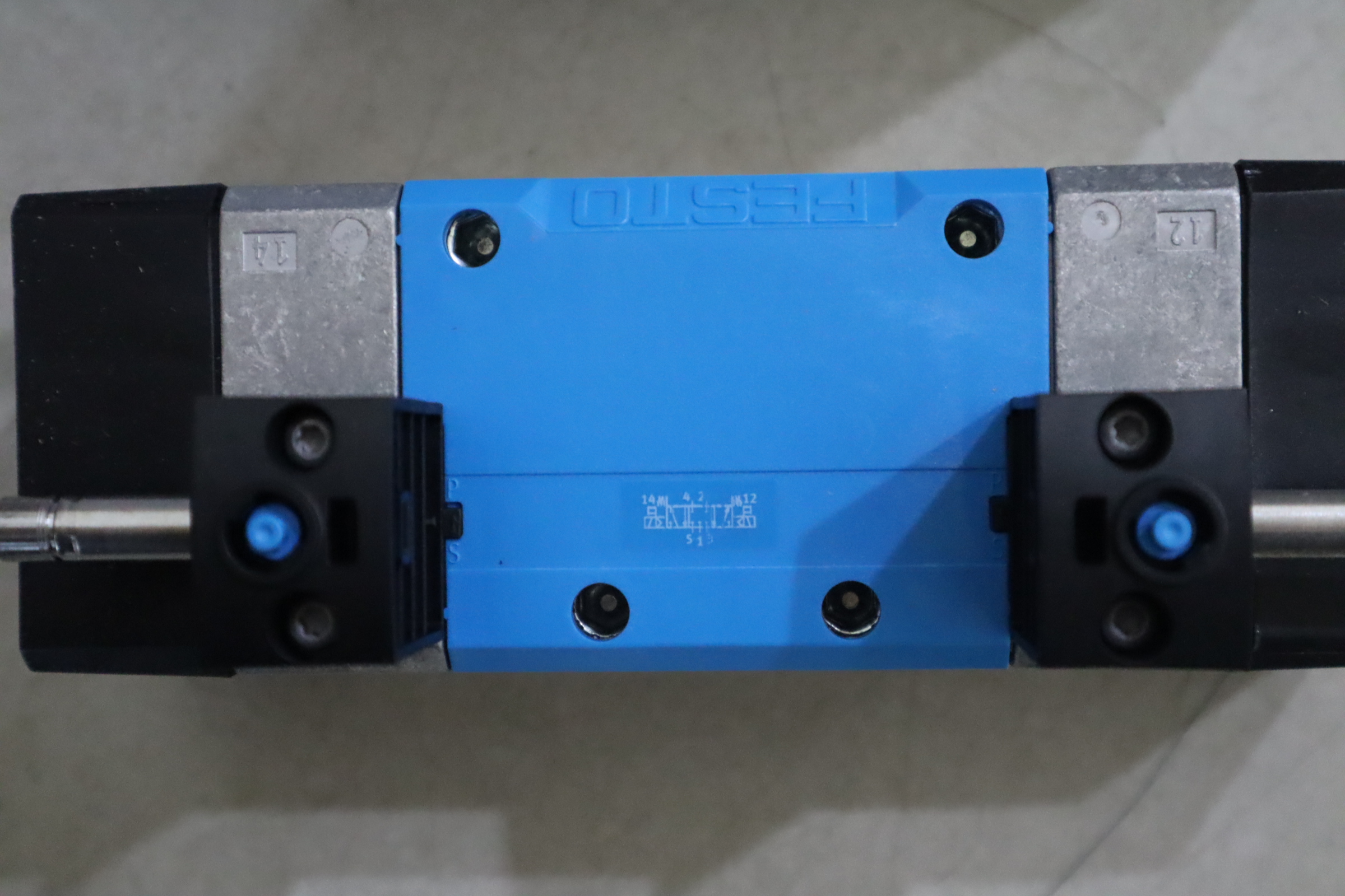 MFH-5/3G-D-3-C 151873 德国费斯托FESTO气动阀