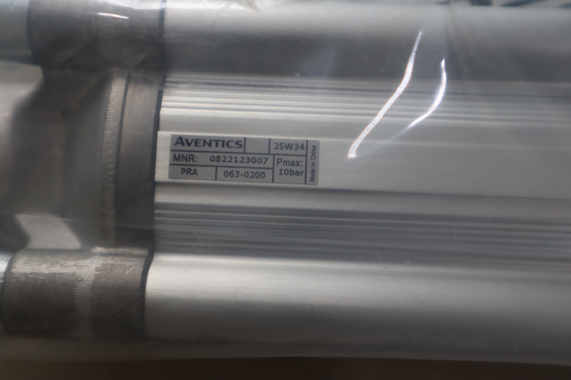 R412007211 0822123007 0822067105 德国安沃驰AVENTICS气动阀气缸