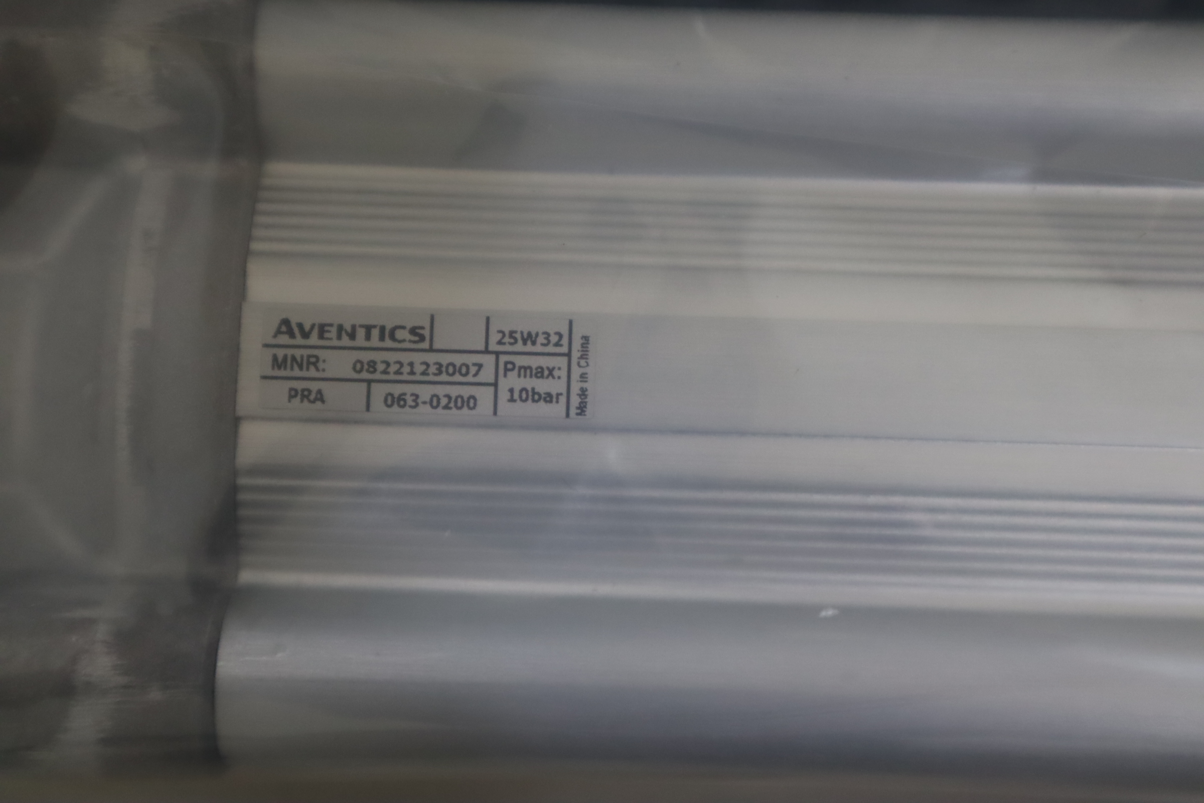 R412007211 0822123007 0822067105 德国安沃驰AVENTICS气动阀气缸