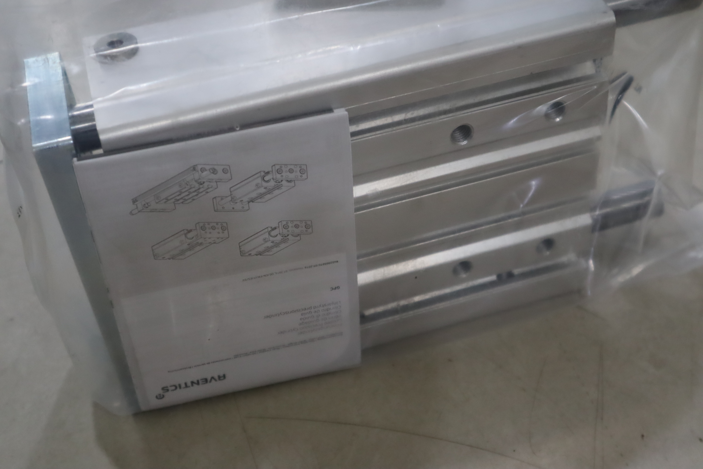 R412007211 0822123007 0822067105 德国安沃驰AVENTICS气动阀气缸