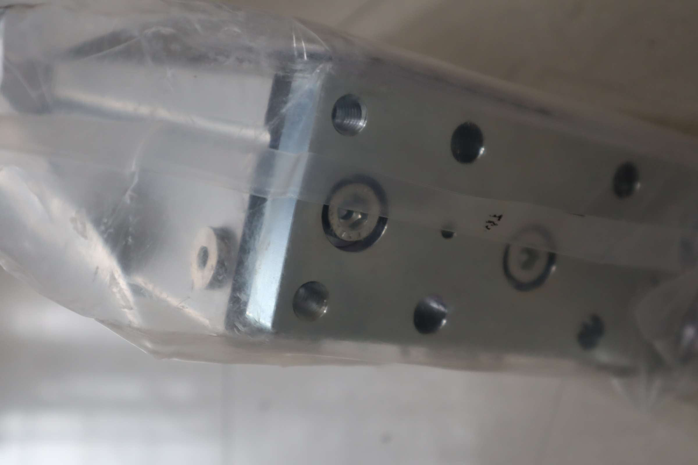 R412007211 0822123007 0822067105 德国安沃驰AVENTICS气动阀气缸