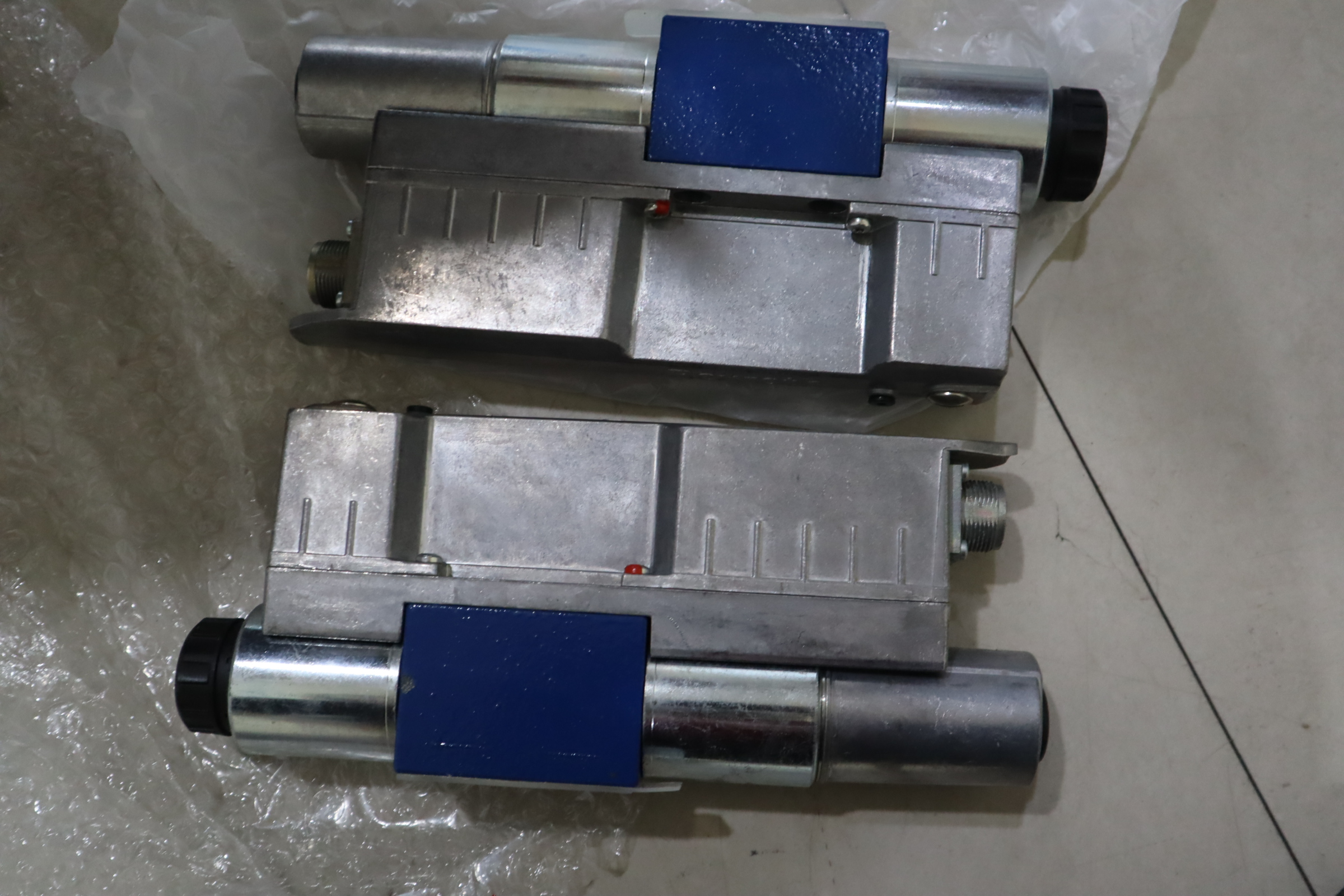 4WREE6E32-30/V/24F1 R901496435 德国力士乐REXROTH比例阀