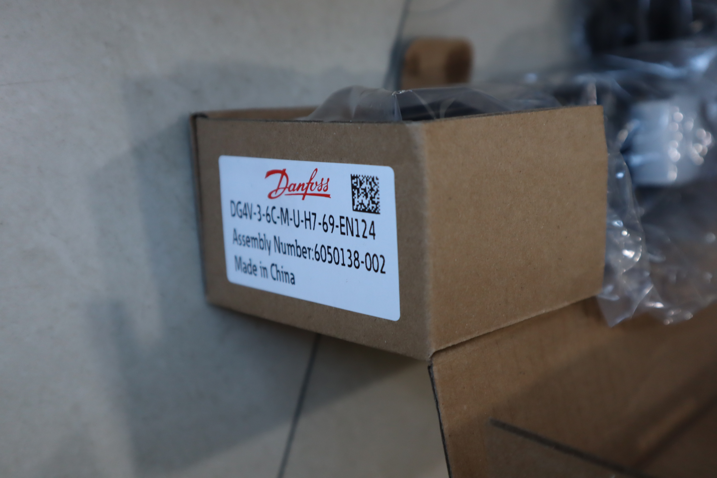 DG4V-3-2N-M-U-H7-69-EN124 6050129-002威格士VICKERS阀门DANFOSS