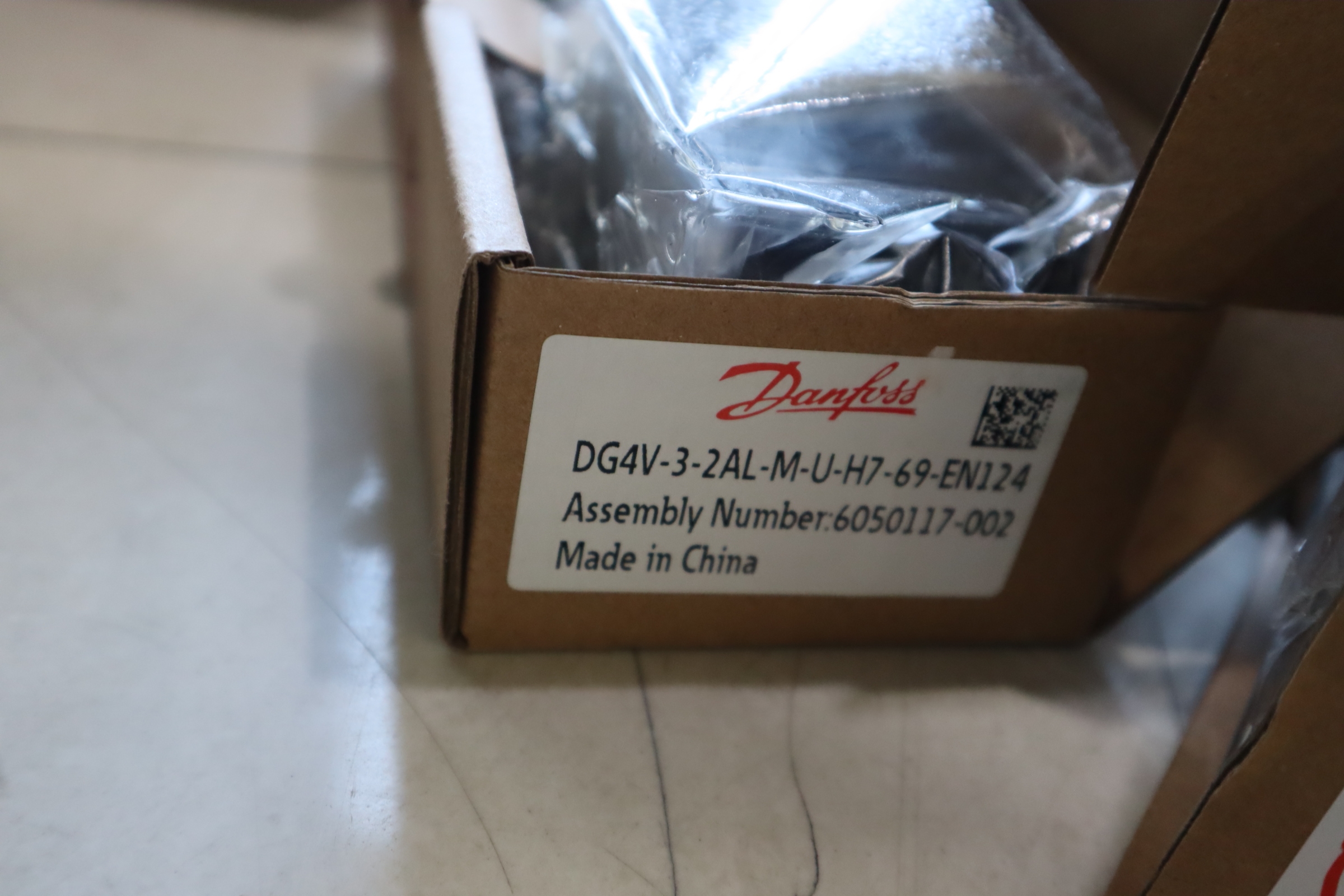 DG4V-3-2AL-M-U-H7-69-EN124 6050117-002威格士VICKERS阀DANFOSS