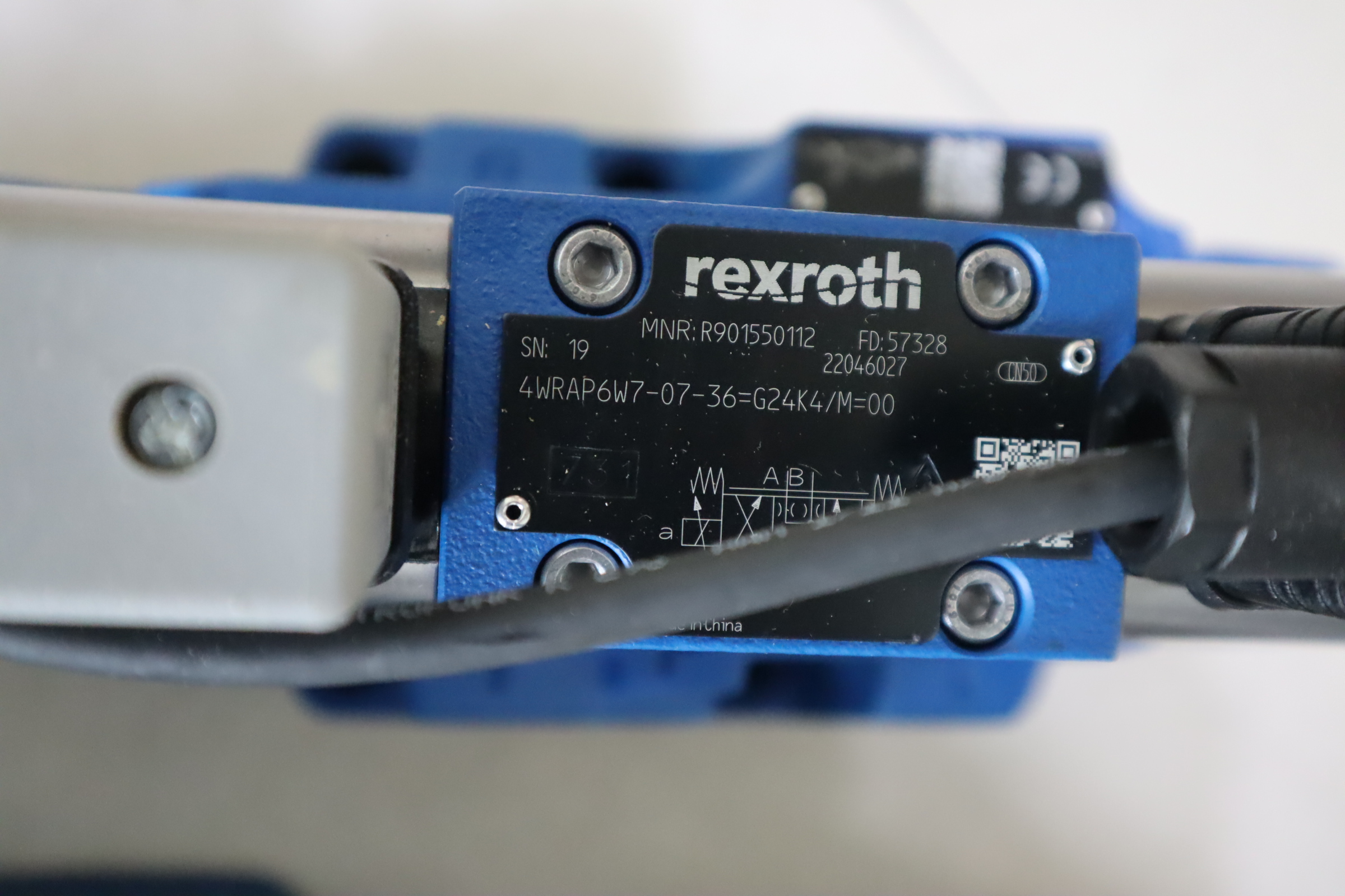 4WRKE25E350L-3X/6EG24EK31/A1D3M R900731922 力士乐REXROTH阀