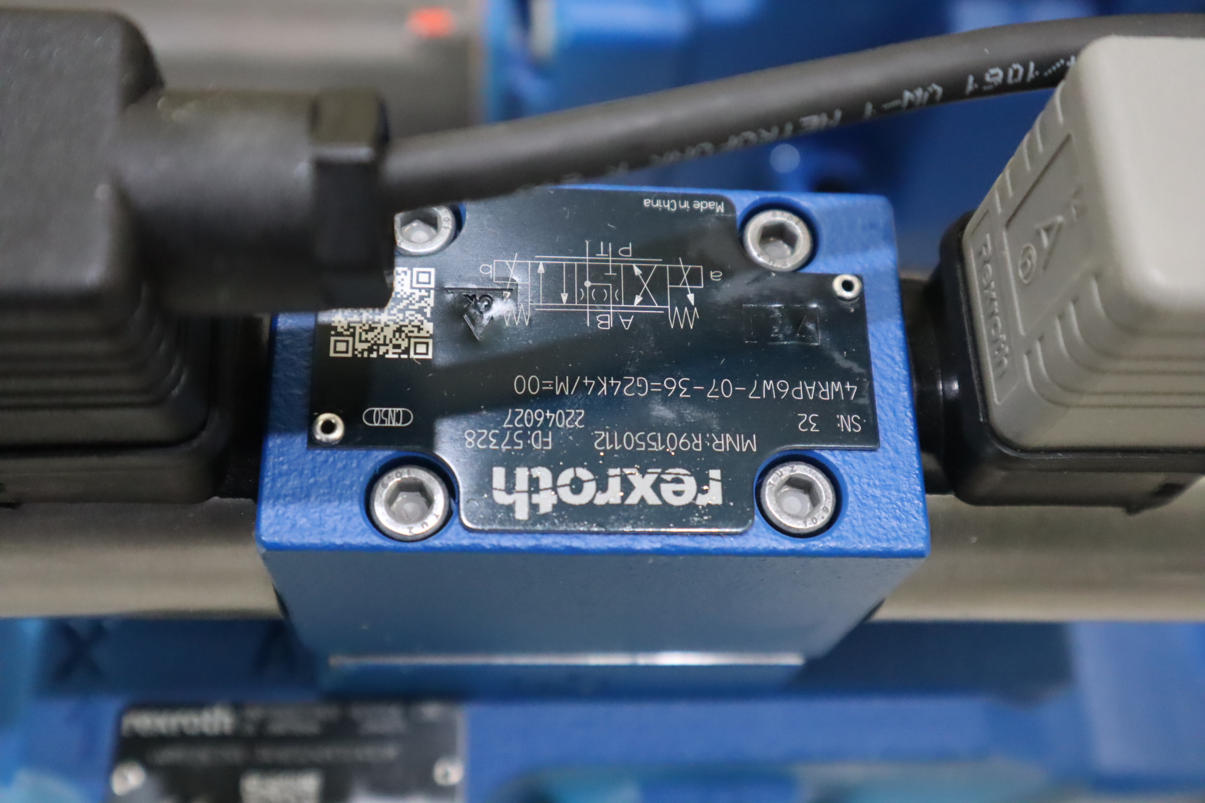 4WRKE25E350L-3X/6EG24EK31/A1D3M R900731922 力士乐REXROTH阀