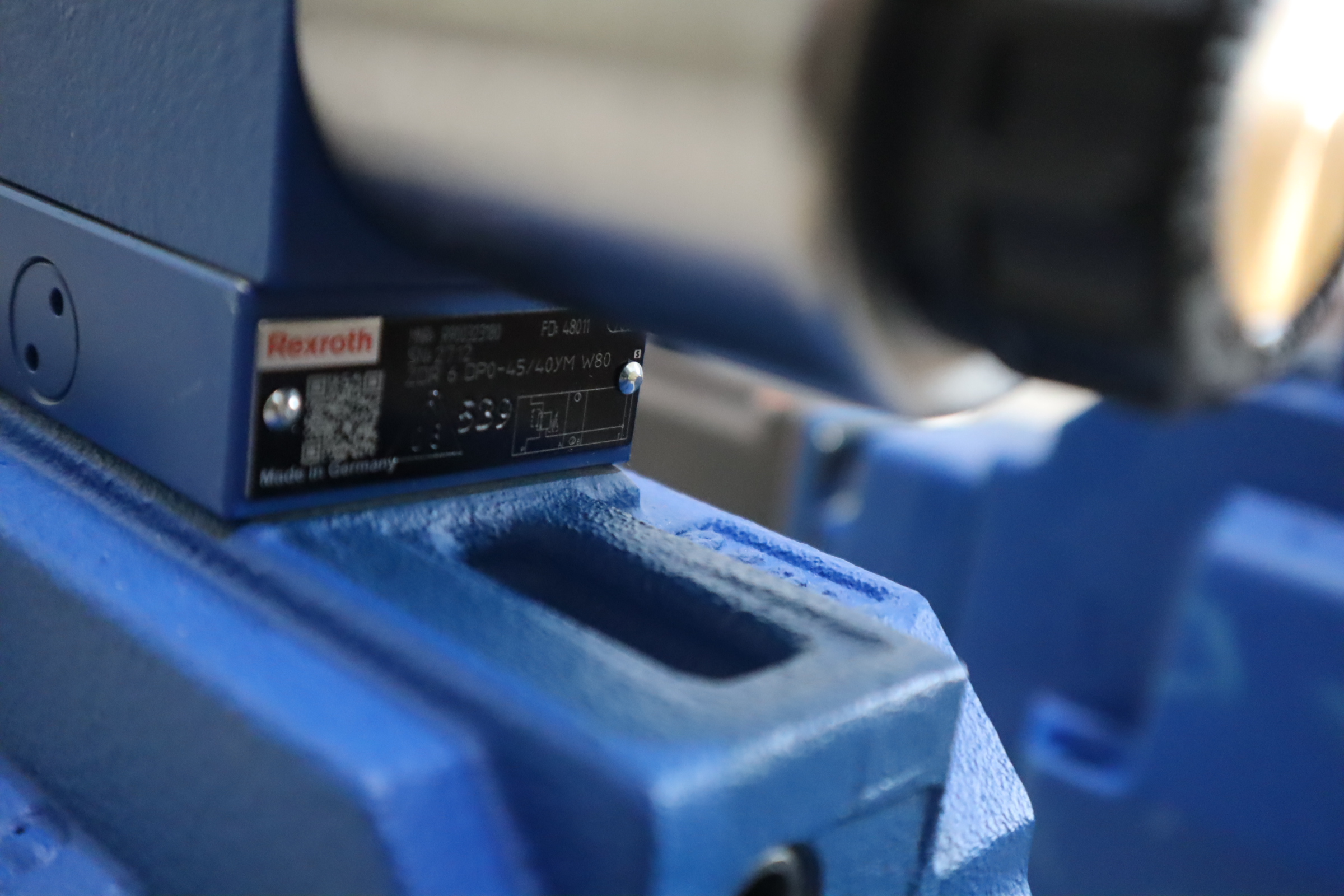 4WRKE25E350L-3X/6EG24EK31/A1D3M R900731922 力士乐REXROTH阀