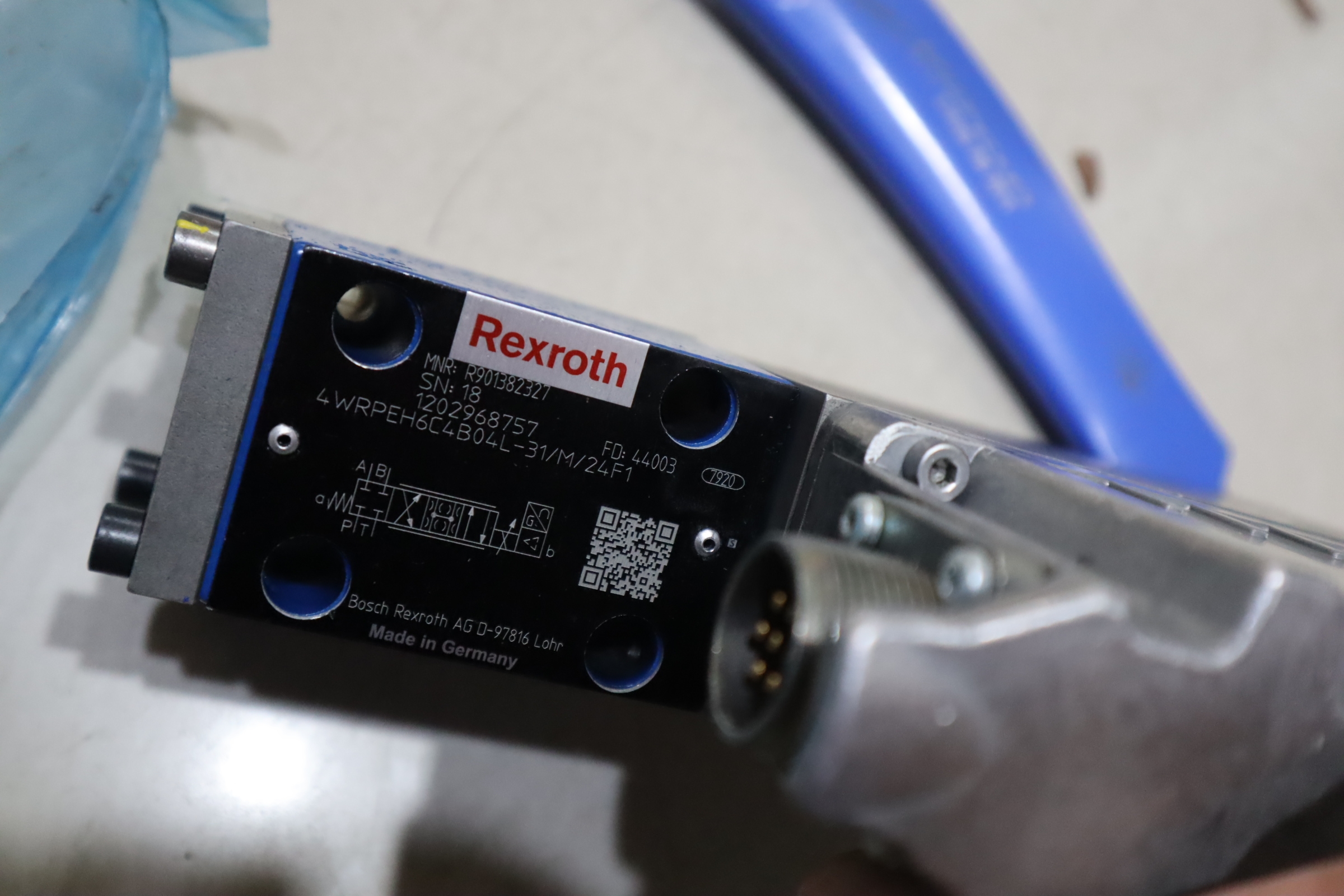 4WRPEH6C4B04L-31/M/24F1 R901382327 德国力士乐REXROTH比例阀