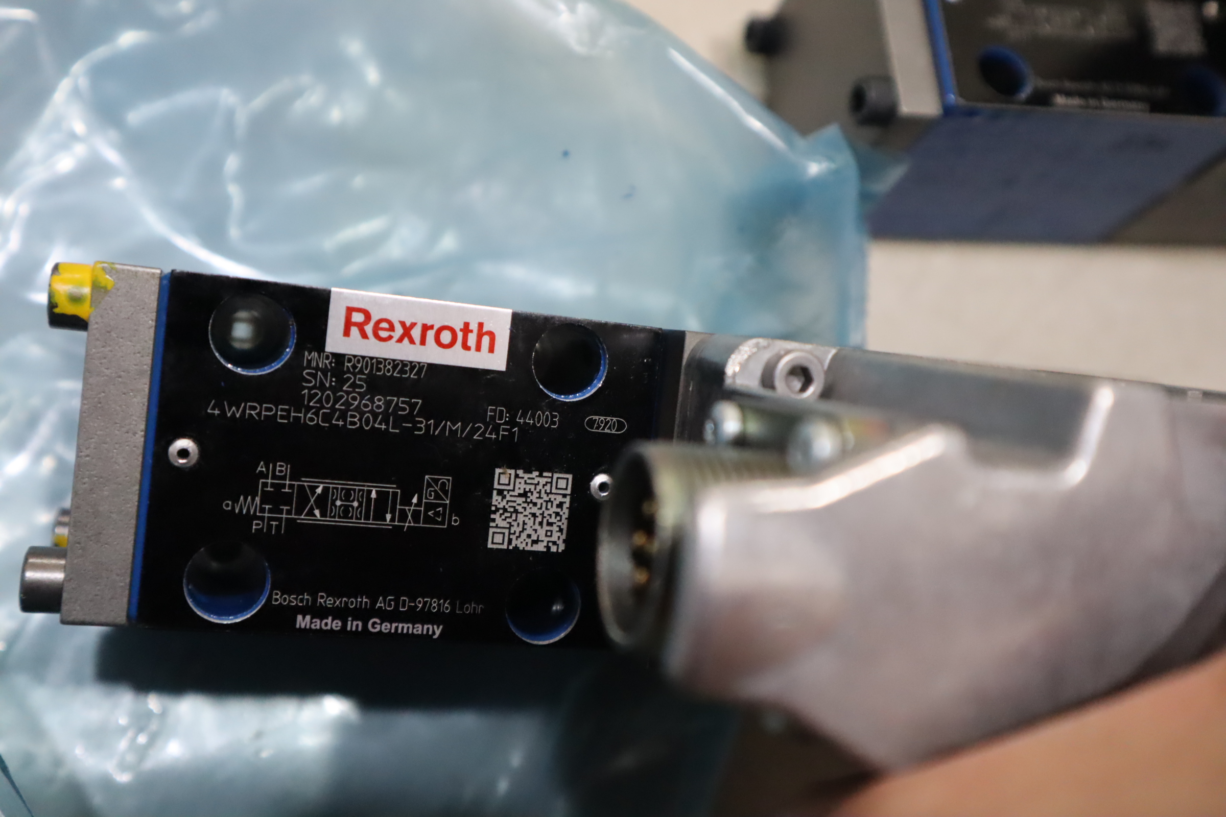 4WRPEH6C4B04L-31/M/24F1 R901382327 德国力士乐REXROTH比例阀