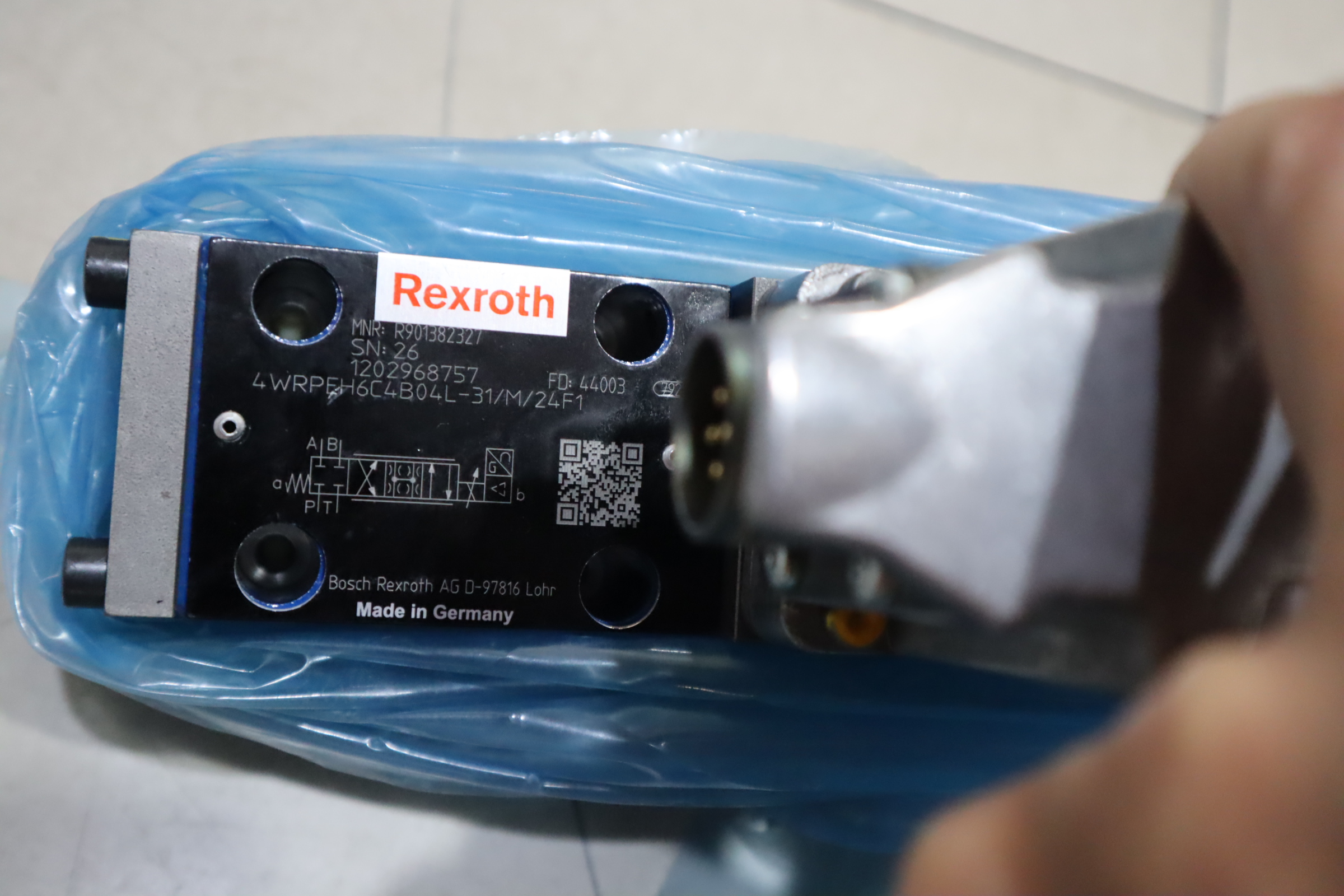4WRPEH6C4B04L-31/M/24F1 R901382327 德国力士乐REXROTH比例阀