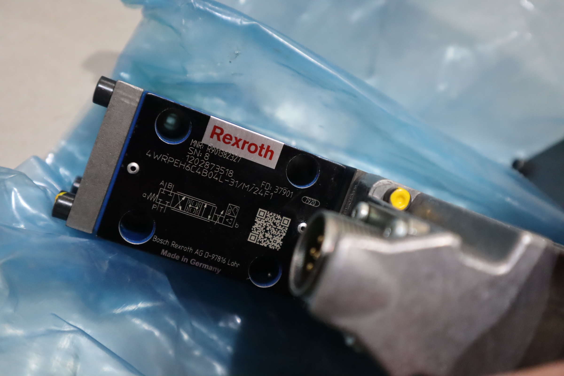 4WRPEH6C4B04L-31/M/24F1 R901382327 德国力士乐REXROTH比例阀