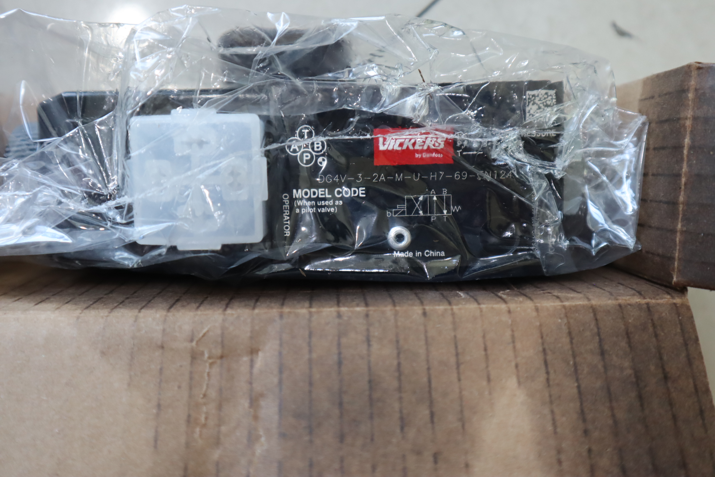 DG4V-3-2A-M-U-H7-69-EN124 6050120-002 威格士VICKERS丹佛斯阀