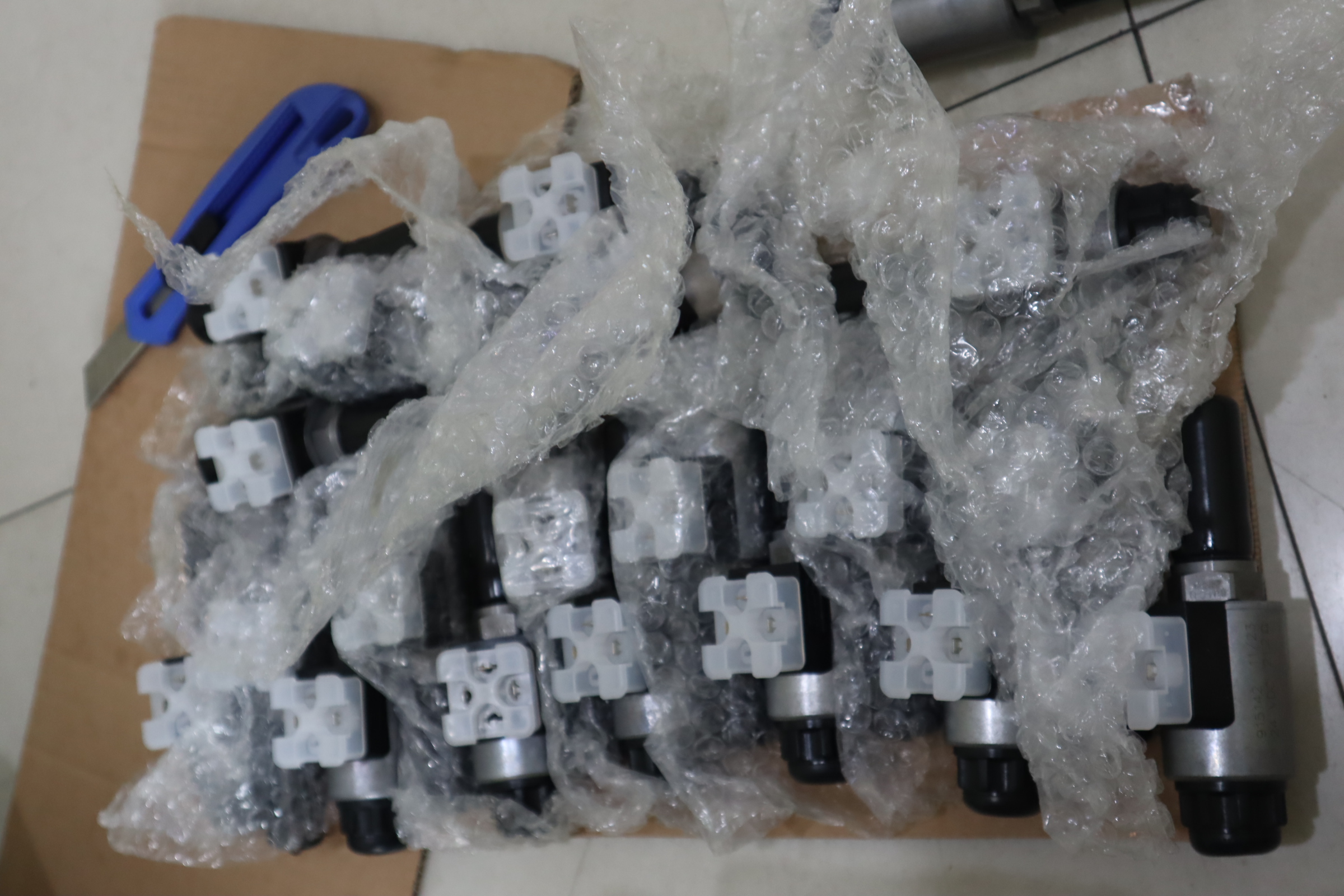 WSM08130D-01M-C-N-DG24 914142 24VDC 德国贺德克HYDAC液压阀